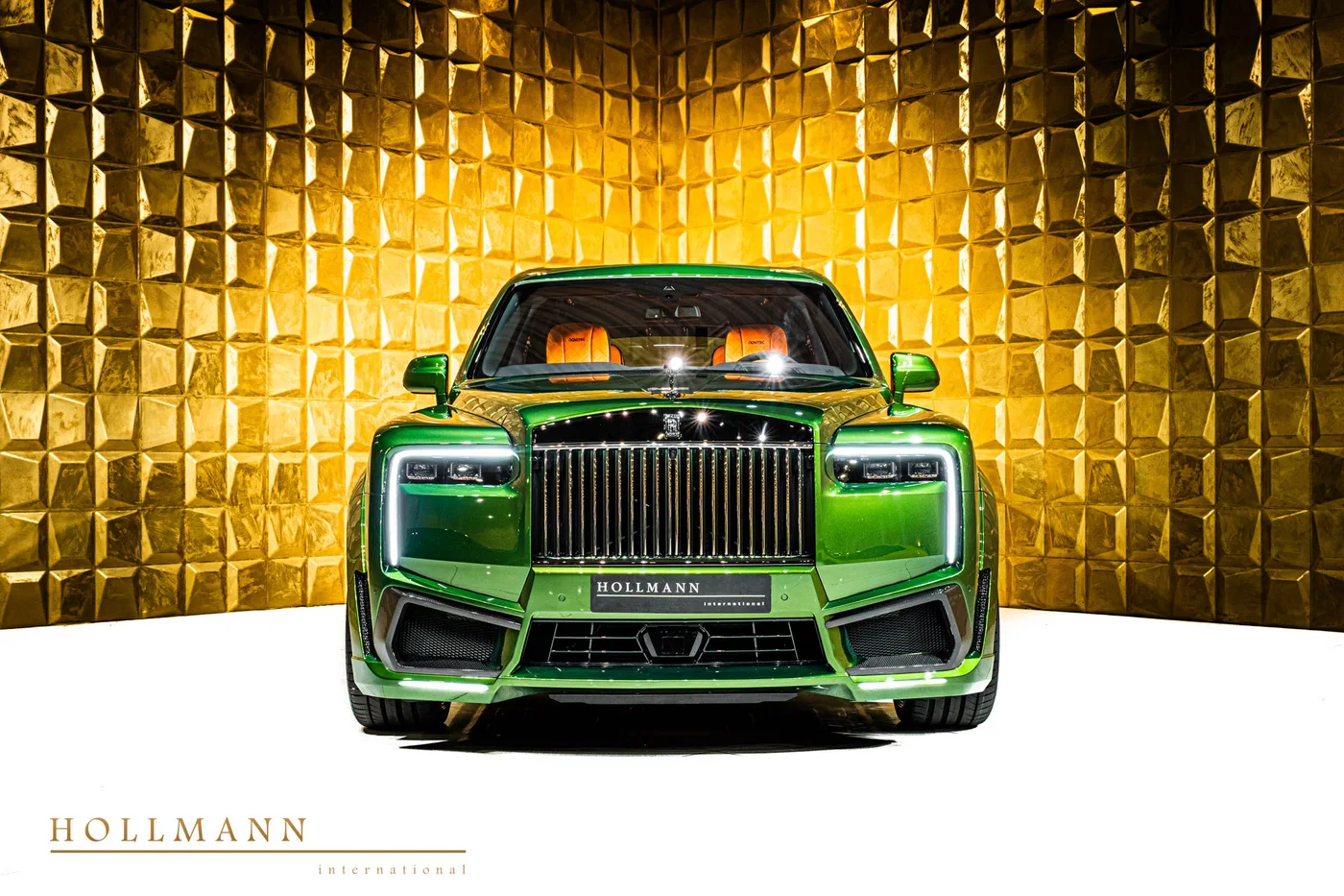 Rolls-Royce Cullinan Black Badge proposée par un concessionnaire spécialisé à Stuhr, Allemagne, photo 3 sur 8