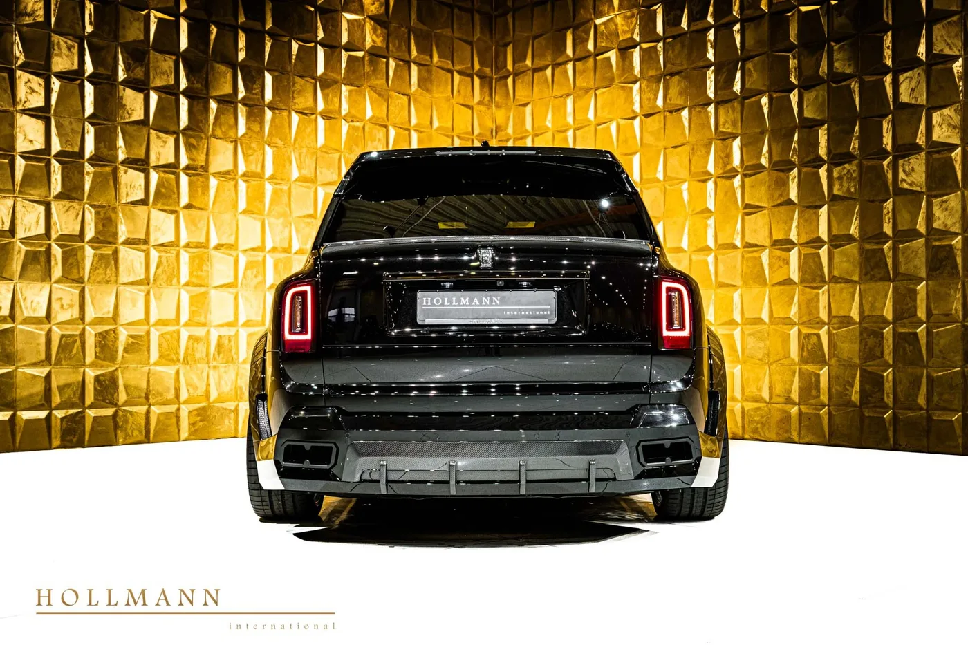Rolls-Royce Cullinan Black Badge angeboten von einem Fachhändler in Stuhr, Deutschland, Foto 7 von 8