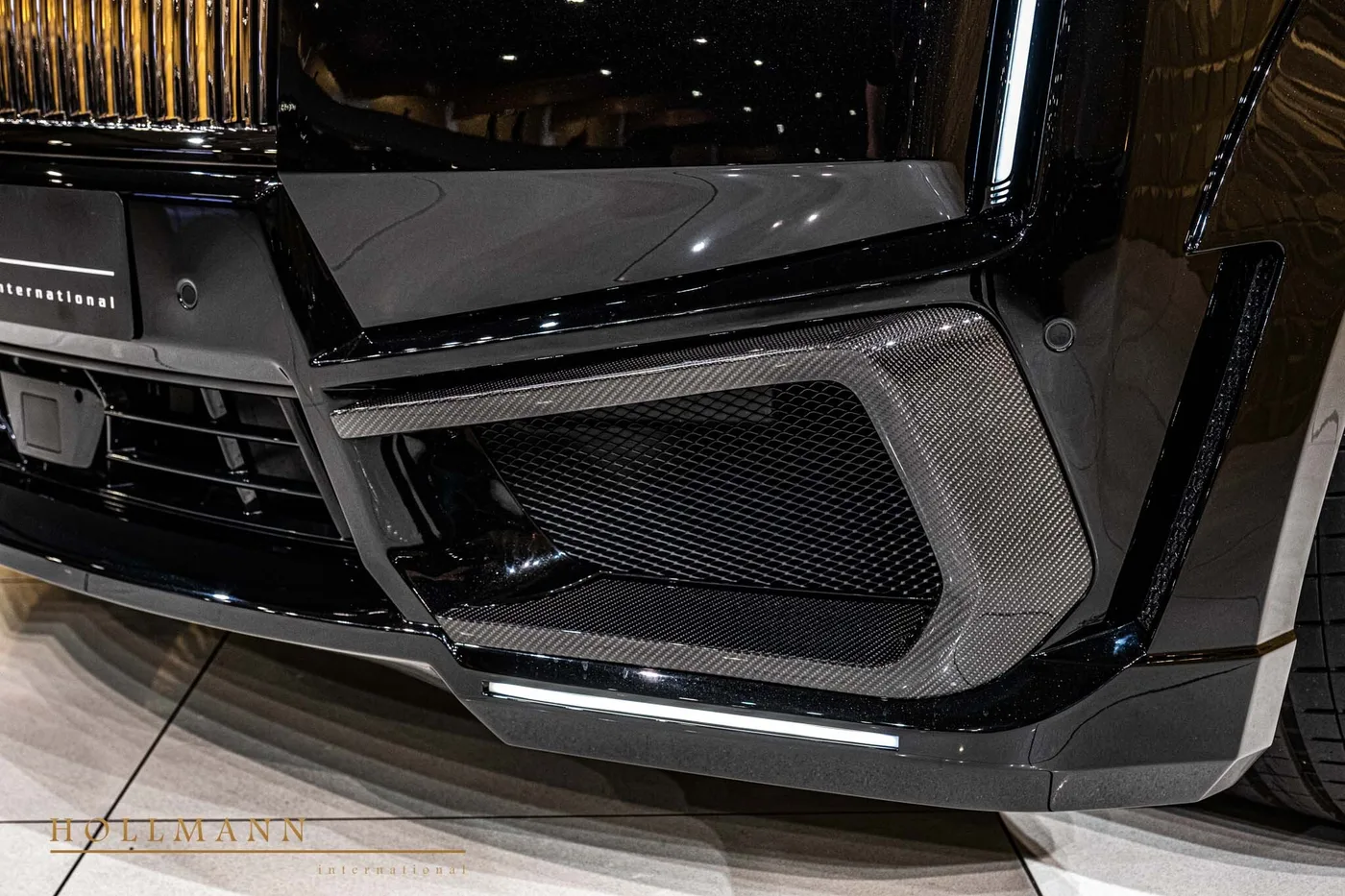 Rolls-Royce Cullinan Black Badge angeboten von einem Fachhändler in Stuhr, Deutschland, Foto 8 von 8