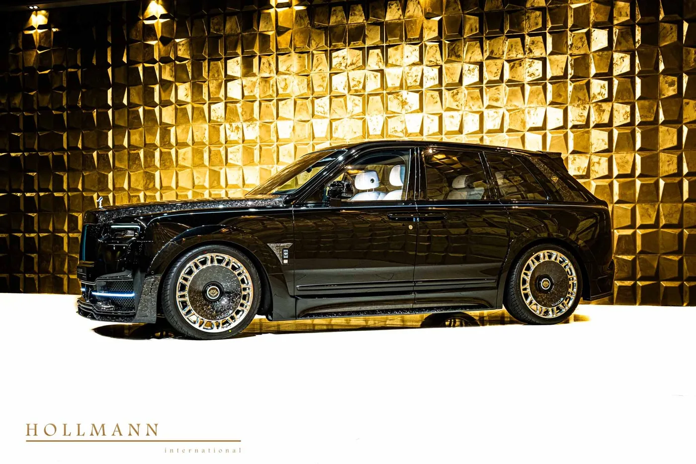 Rolls-Royce Cullinan angeboten von einem Fachhändler in Stuhr, Deutschland, Foto 4 von 8
