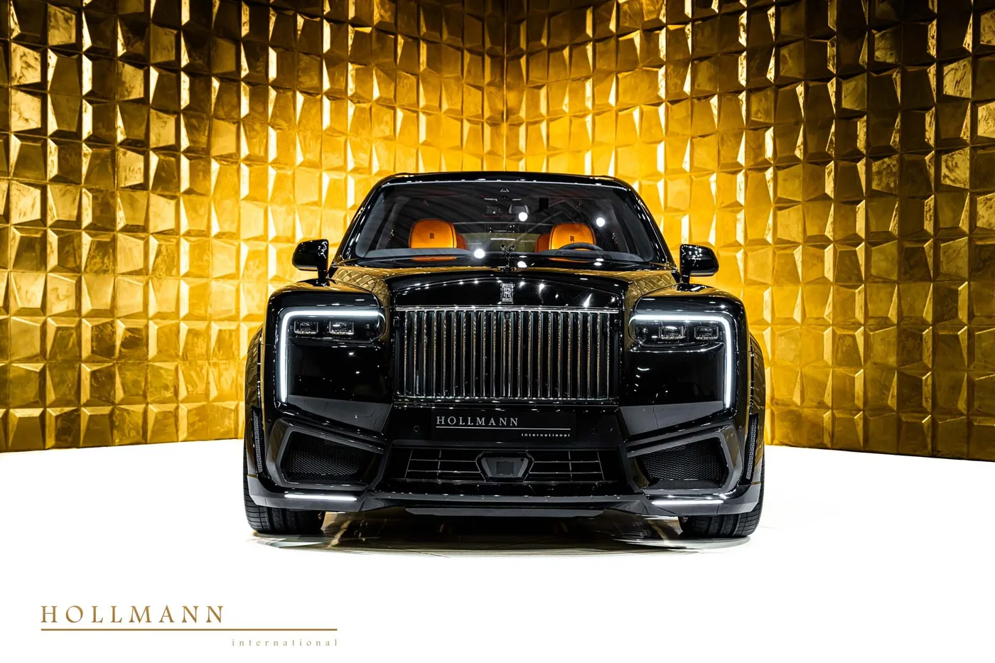 Rolls-Royce Cullinan Black Badge angeboten von einem Fachhändler in Stuhr, Deutschland, Foto 3 von 8