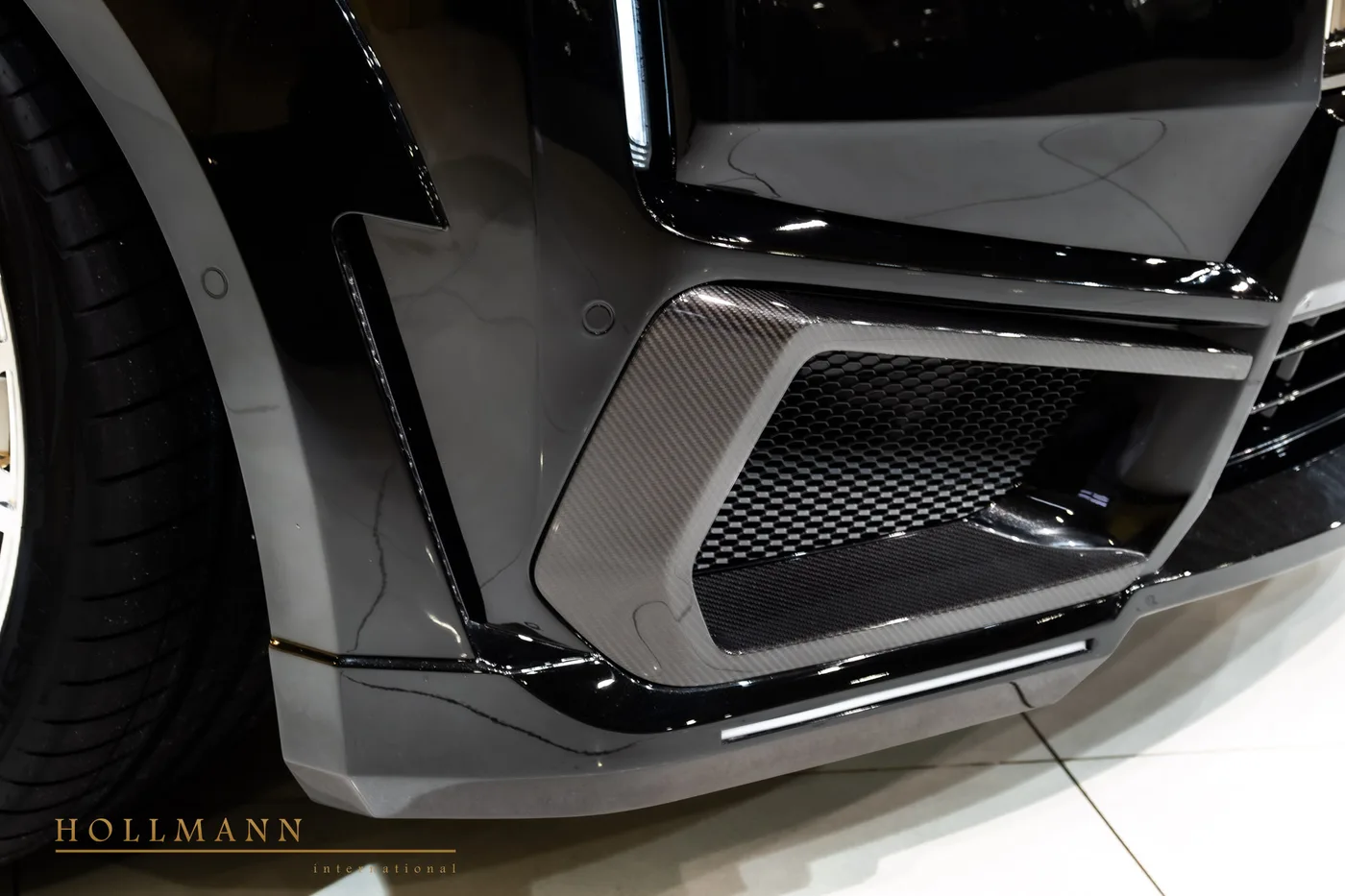 Rolls-Royce Cullinan Black Badge angeboten von einem Fachhändler in Stuhr, Deutschland, Foto 5 von 8