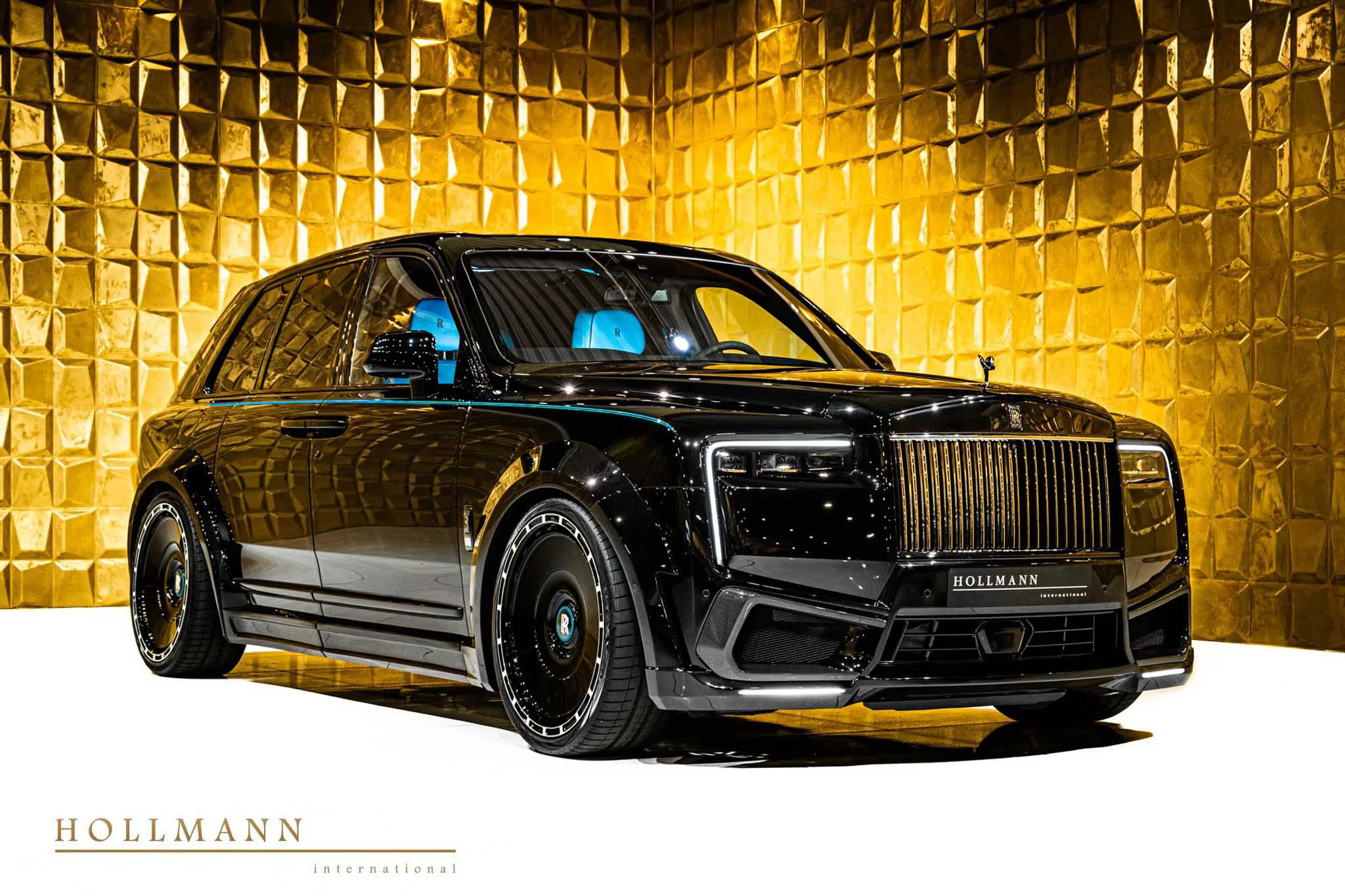 Rolls-Royce Cullinan Black Badge angeboten von einem Fachhändler in Stuhr, Deutschland, Hauptfoto
