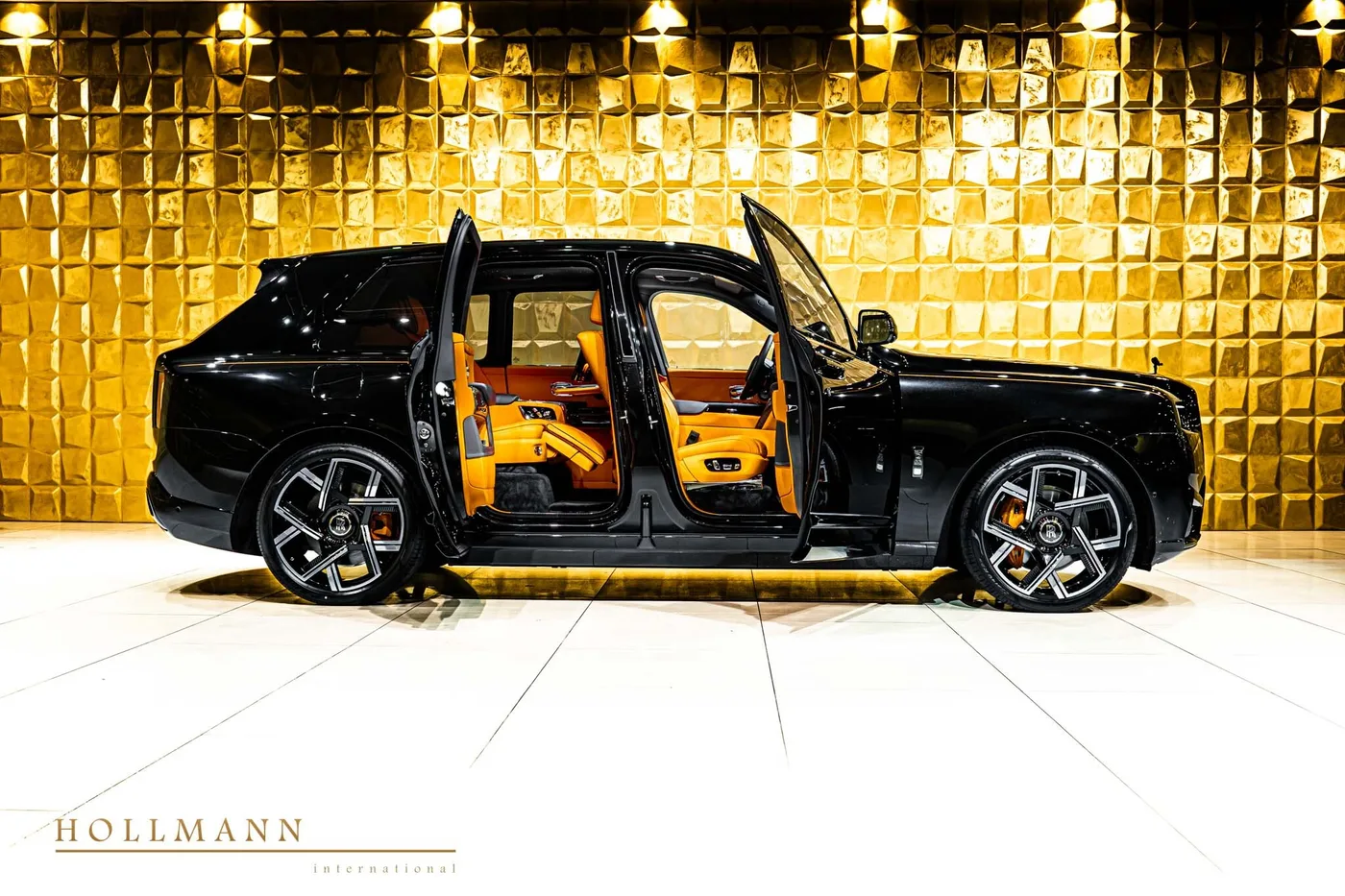 Rolls-Royce Cullinan Black Badge proposée par un concessionnaire spécialisé à Stuhr, Allemagne, photo 6 sur 8