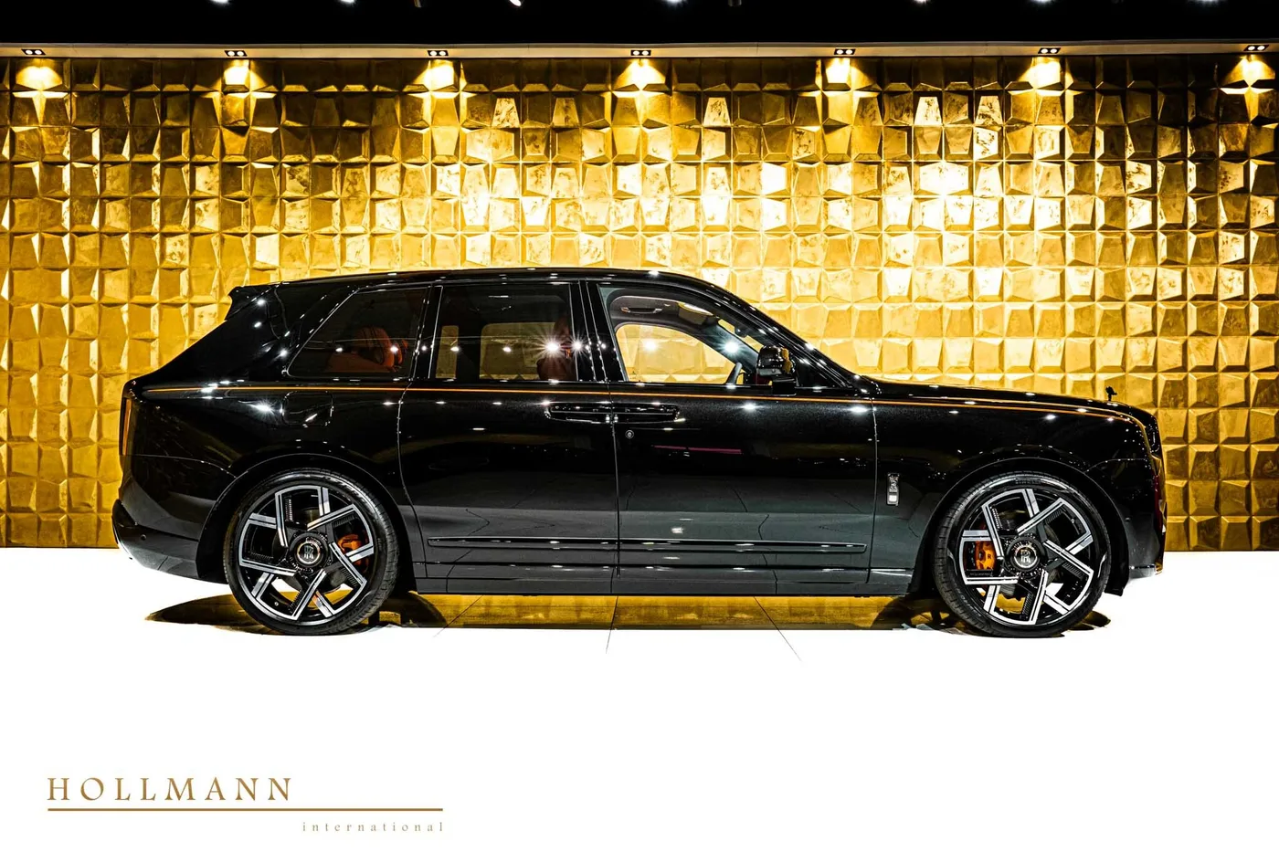 Rolls-Royce Cullinan Black Badge proposée par un concessionnaire spécialisé à Stuhr, Allemagne, photo 7 sur 8
