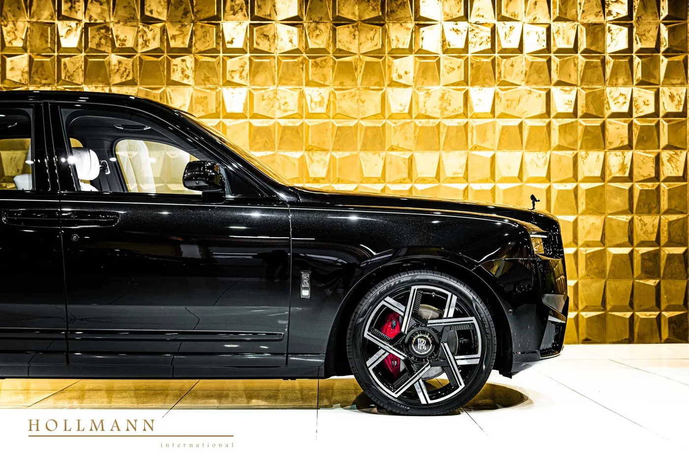 Rolls-Royce Cullinan Black Badge vendue par un concessionnaire spécialisé à Stuhr, Allemagne, photo 8 sur 8