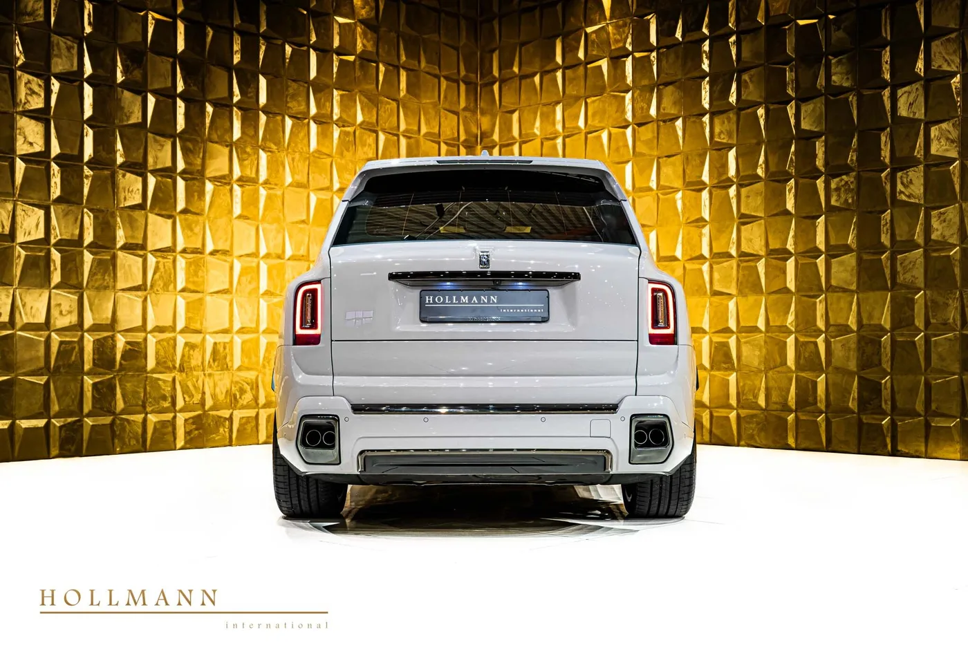 Rolls-Royce Cullinan Black Badge proposée par un concessionnaire spécialisé à Stuhr, Allemagne, photo 5 sur 8