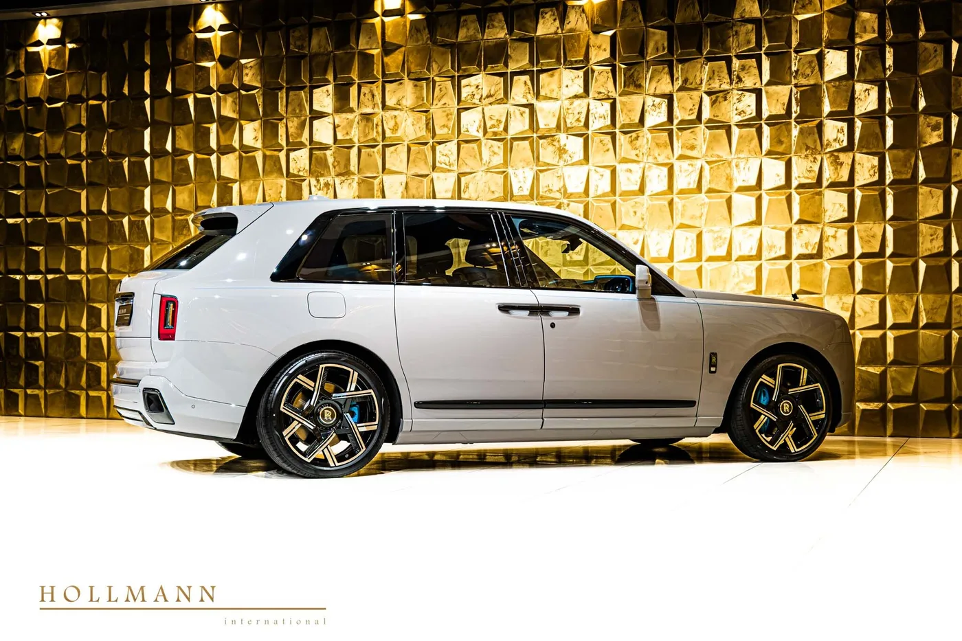Rolls-Royce Cullinan Black Badge proposée par un concessionnaire spécialisé à Stuhr, Allemagne, photo 6 sur 8