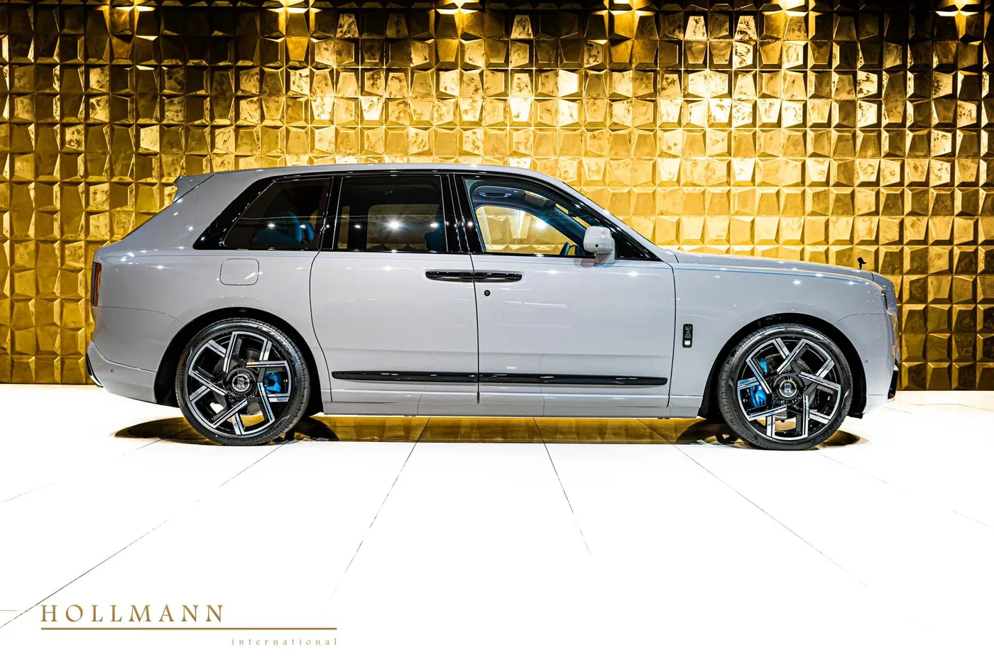 Rolls-Royce Cullinan Black Badge proposée par un concessionnaire spécialisé à Stuhr, Allemagne, photo 7 sur 8