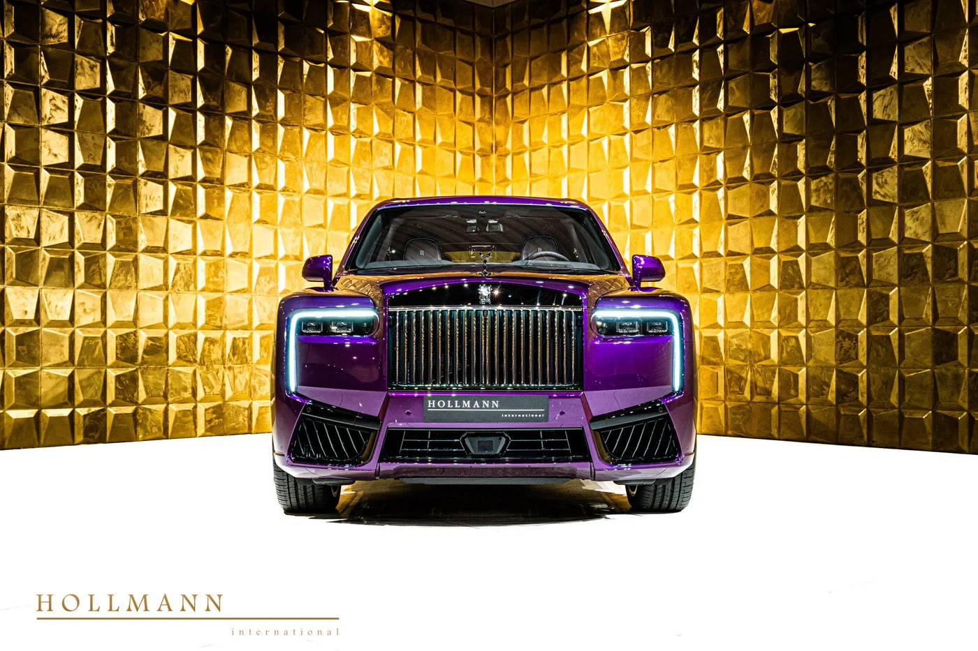 Rolls-Royce Cullinan Black Badge proposée par un concessionnaire spécialisé à Stuhr, Allemagne, photo 2 sur 8