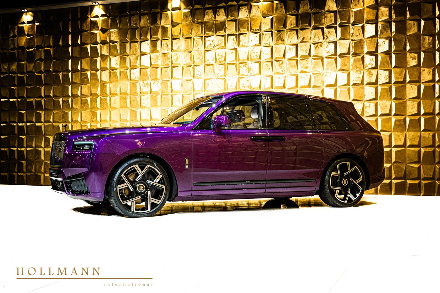 Rolls-Royce Cullinan Black Badge proposée par un concessionnaire spécialisé à Stuhr, Allemagne, photo 3 sur 8
