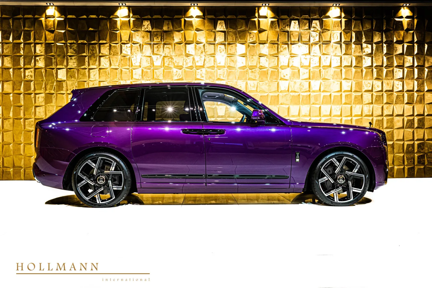 Rolls-Royce Cullinan Black Badge proposée par un concessionnaire spécialisé à Stuhr, Allemagne, photo 5 sur 8