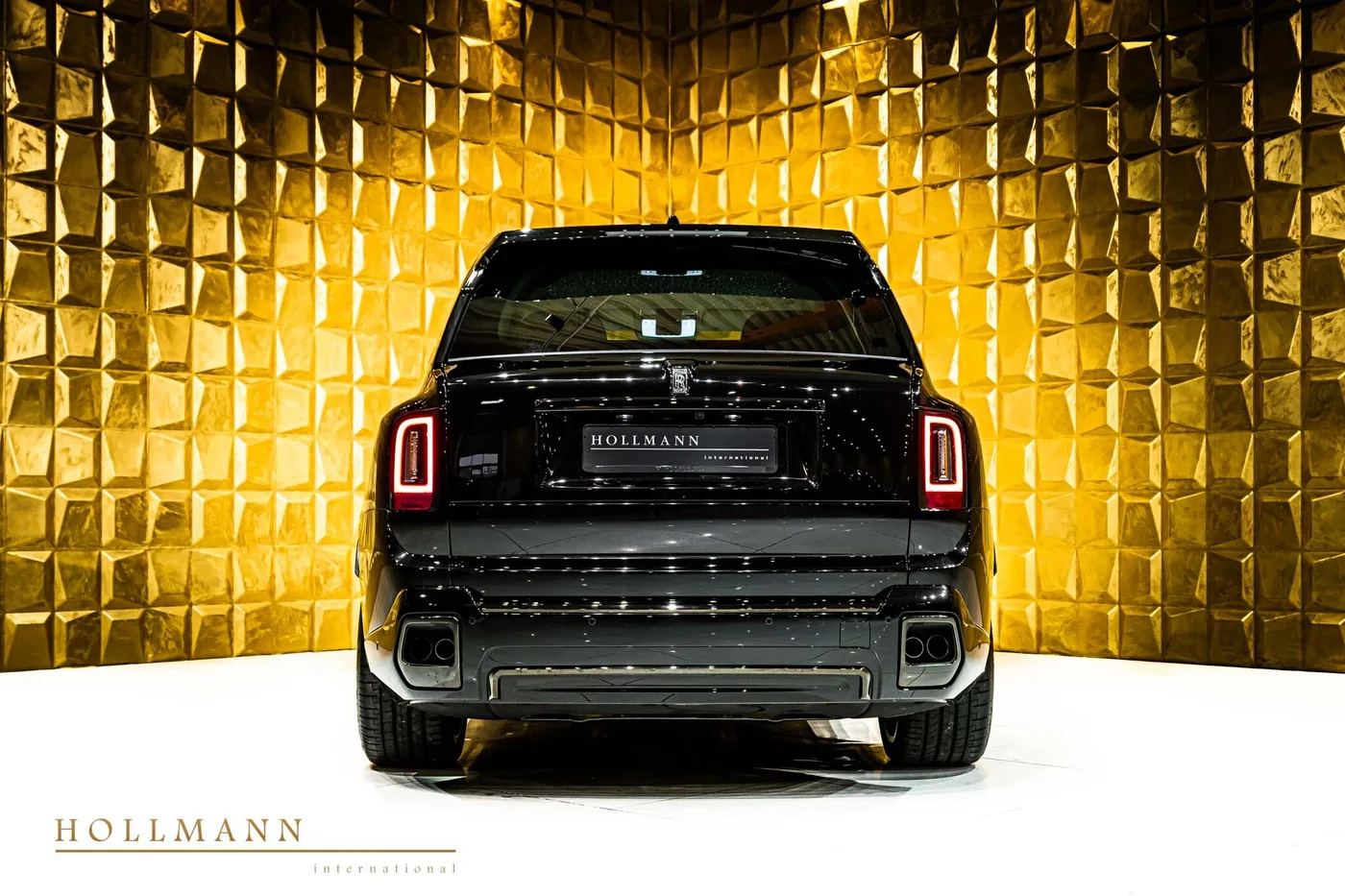 Rolls-Royce Cullinan Black Badge proposée par un concessionnaire spécialisé à Stuhr, Allemagne, photo 5 sur 8