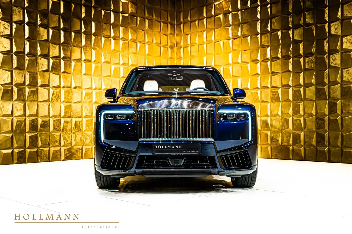 Rolls-Royce Cullinan angeboten von einem Fachhändler in Stuhr, Deutschland, Foto 2 von 8