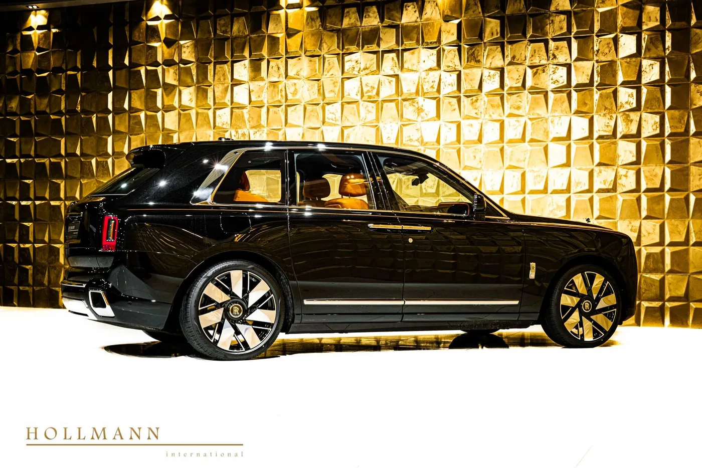 Rolls-Royce Cullinan angeboten von einem Fachhändler in Stuhr, Deutschland, Foto 4 von 8