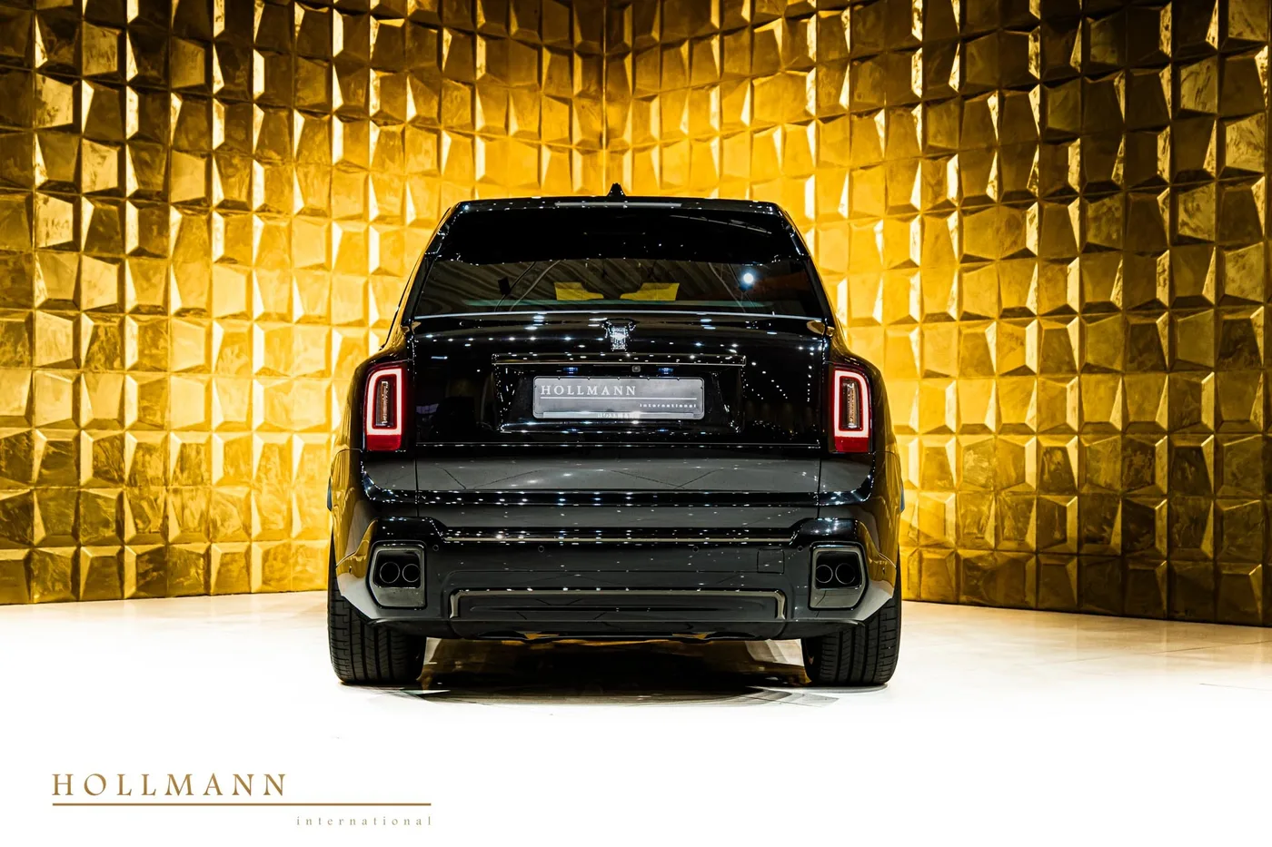 Rolls-Royce Cullinan Black Badge proposée par un concessionnaire spécialisé à Stuhr, Allemagne, photo 6 sur 8