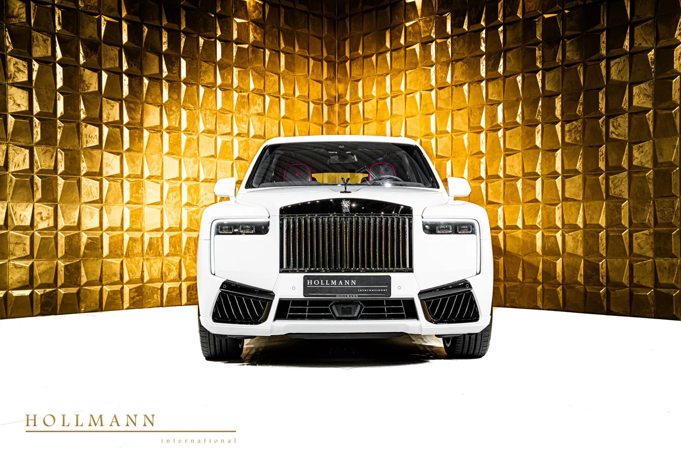 Rolls-Royce Cullinan Black Badge proposée par un concessionnaire spécialisé à Stuhr, Allemagne, photo 4 sur 8
