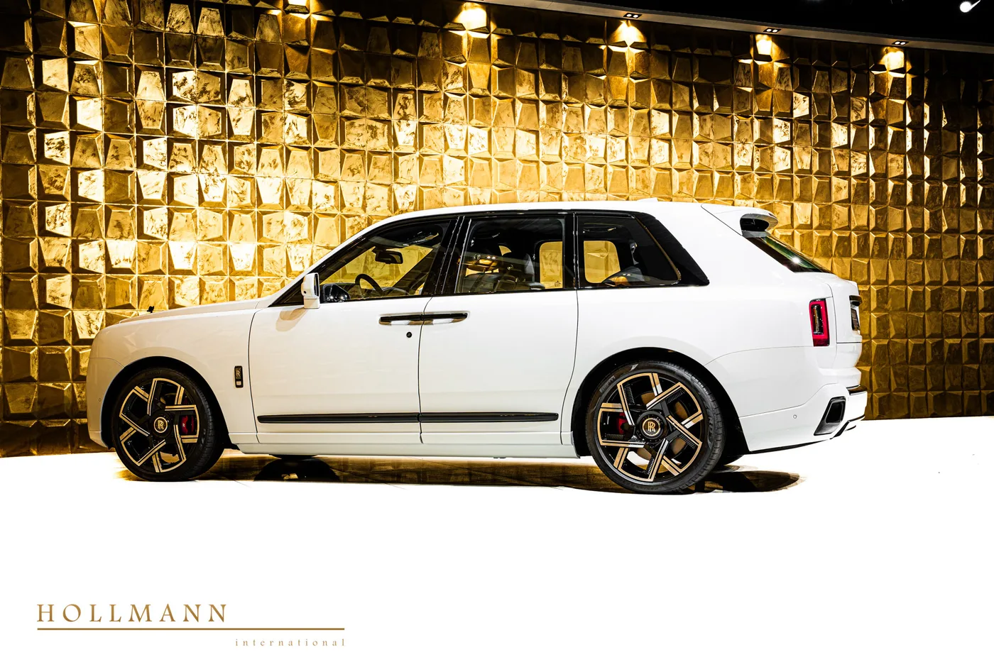 Rolls-Royce Cullinan Black Badge proposée par un concessionnaire spécialisé à Stuhr, Allemagne, photo 8 sur 8