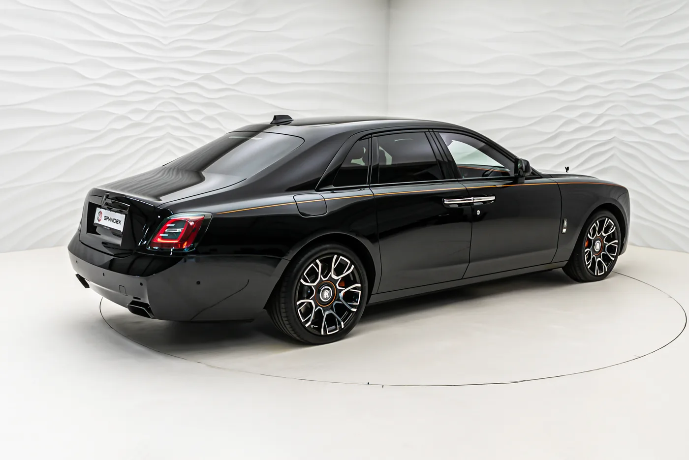 Rolls-Royce Ghost Black Badge proposée par un concessionnaire spécialisé à Sengenthal, Allemagne, photo 6 sur 10