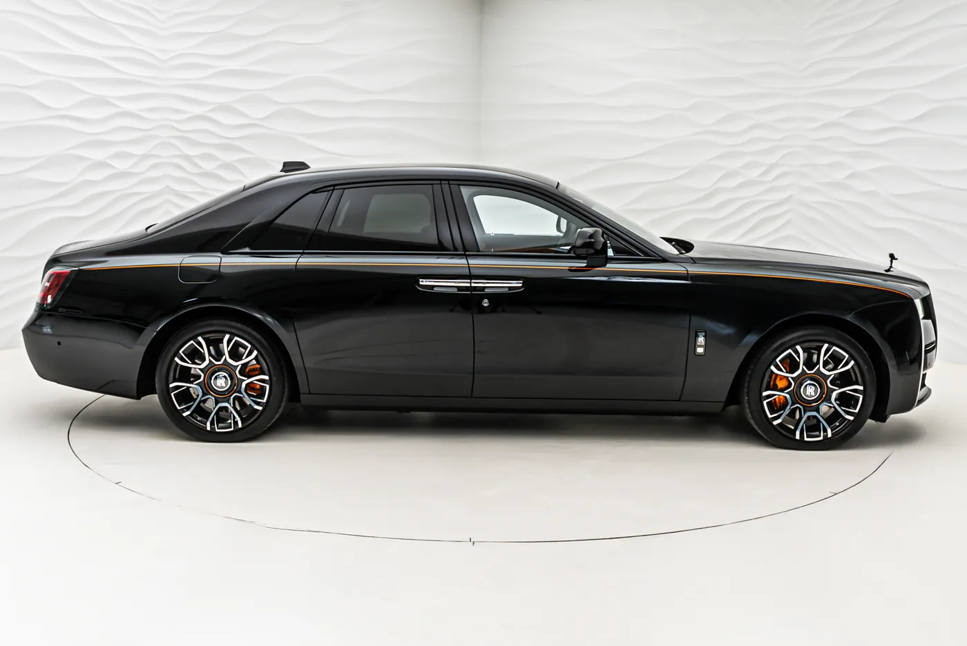 Rolls-Royce Ghost Black Badge proposée par un concessionnaire spécialisé à Sengenthal, Allemagne, photo 7 sur 10