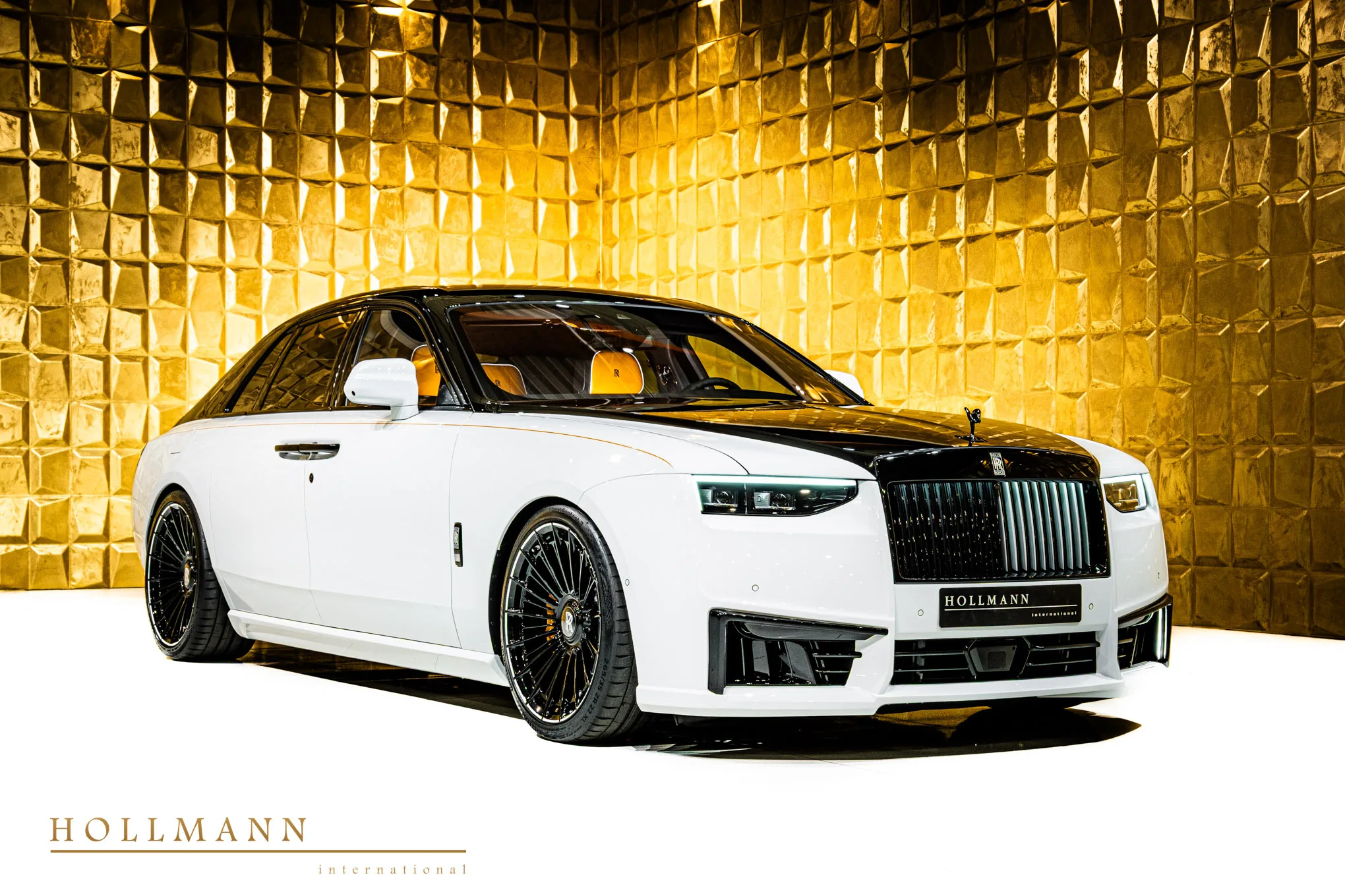 Rolls-Royce Ghost Black Badge angeboten von einem Fachhändler in Stuhr, Deutschland, Hauptfoto