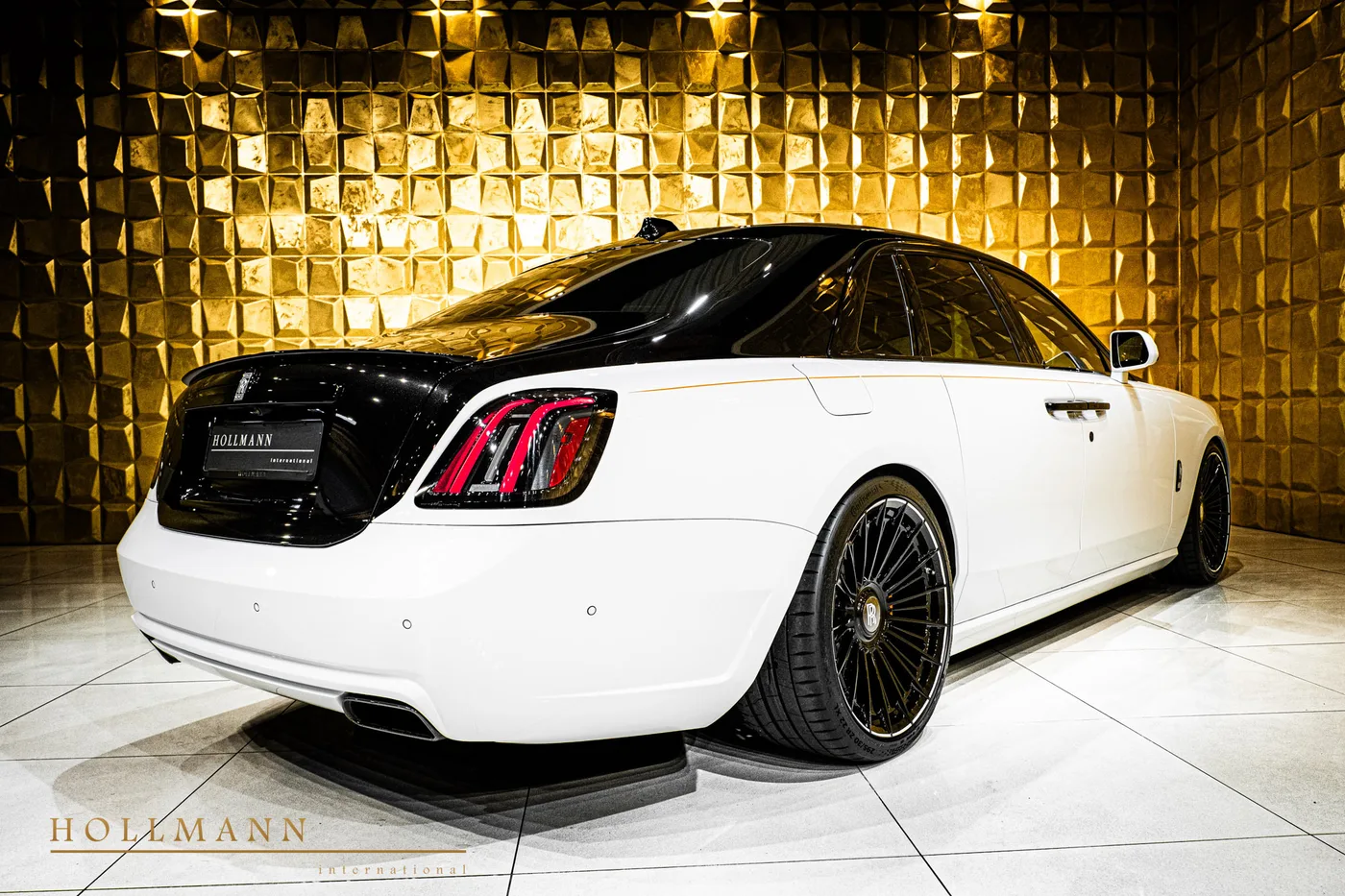 Rolls-Royce Ghost Black Badge angeboten von einem Fachhändler in Stuhr, Deutschland, Foto 7 von 8