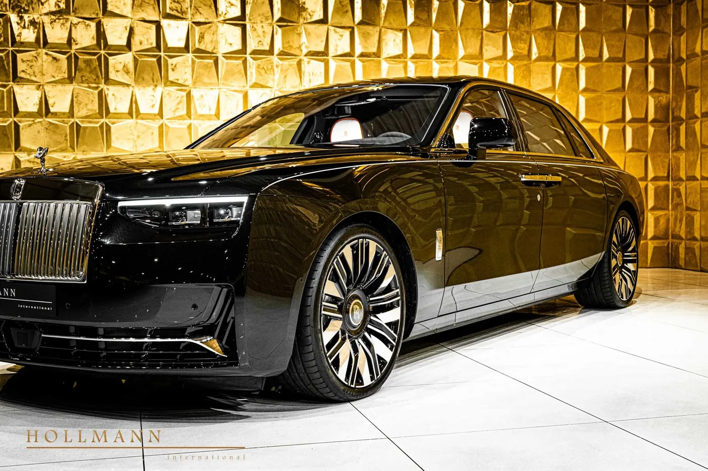 Rolls-Royce Ghost Extended sold by a specialist dealer in Stuhr, Germany, photo 5 of 8
