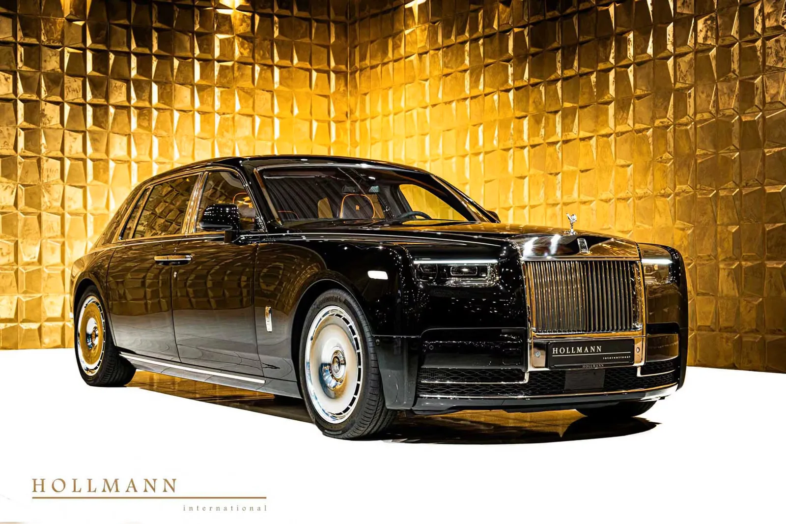 Rolls-Royce Phantom Extended offered by a specialist dealer in Stuhr, Germany, main photo