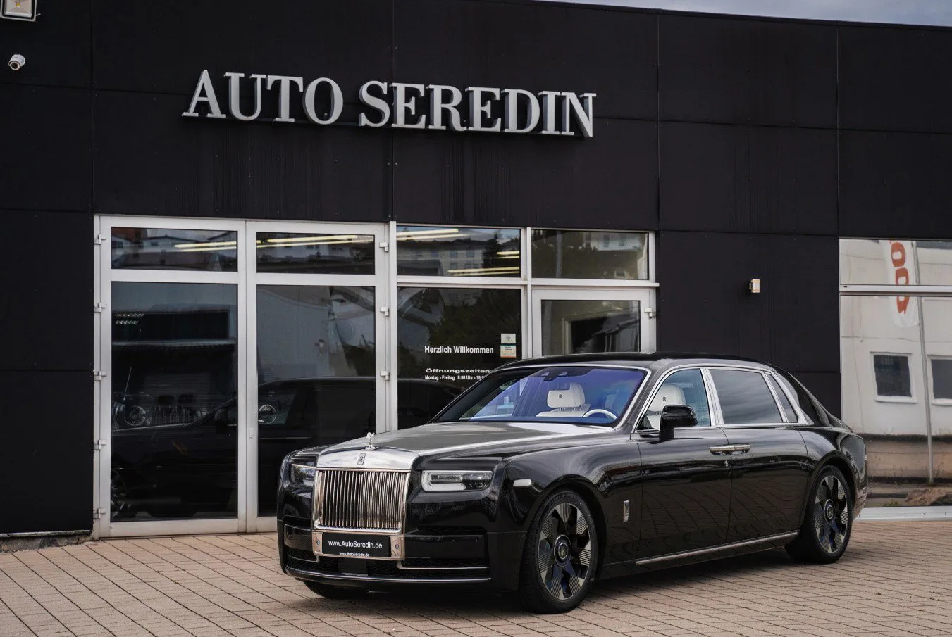 Rolls-Royce Phantom Extended Series II, 2/9