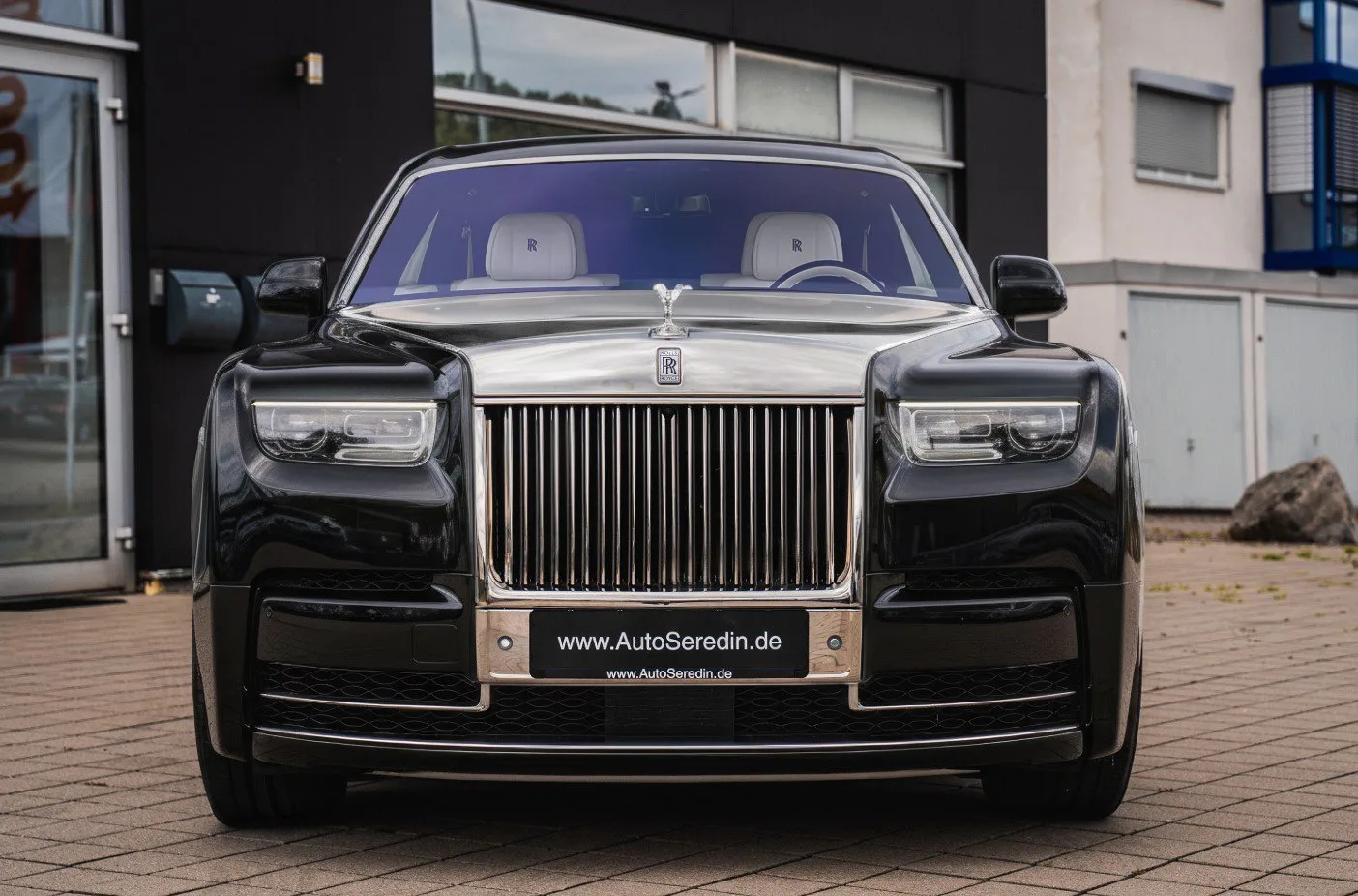 Rolls-Royce Phantom Extended Series II, 3/9