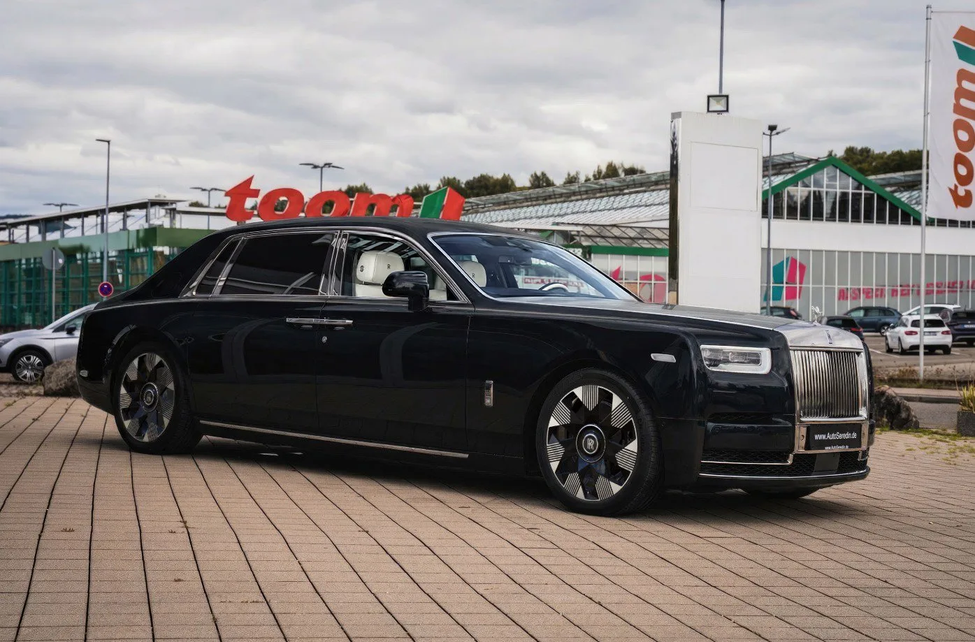 Rolls-Royce Phantom Extended Series II angeboten von einem Fachhändler in Hechingen, Deutschland, Hauptfoto