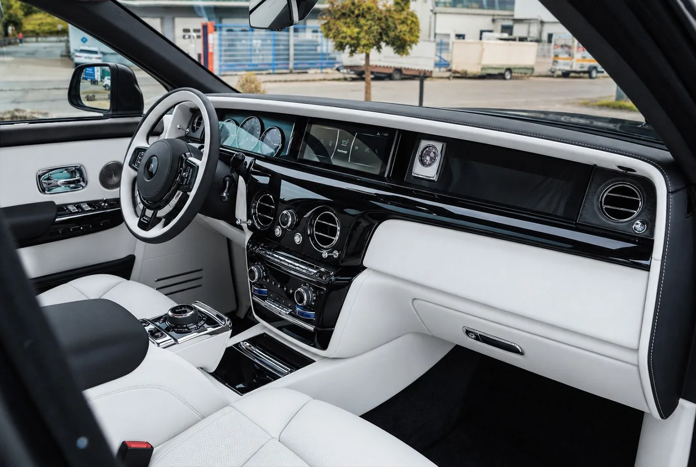 Rolls-Royce Phantom Extended Series II, 5/9