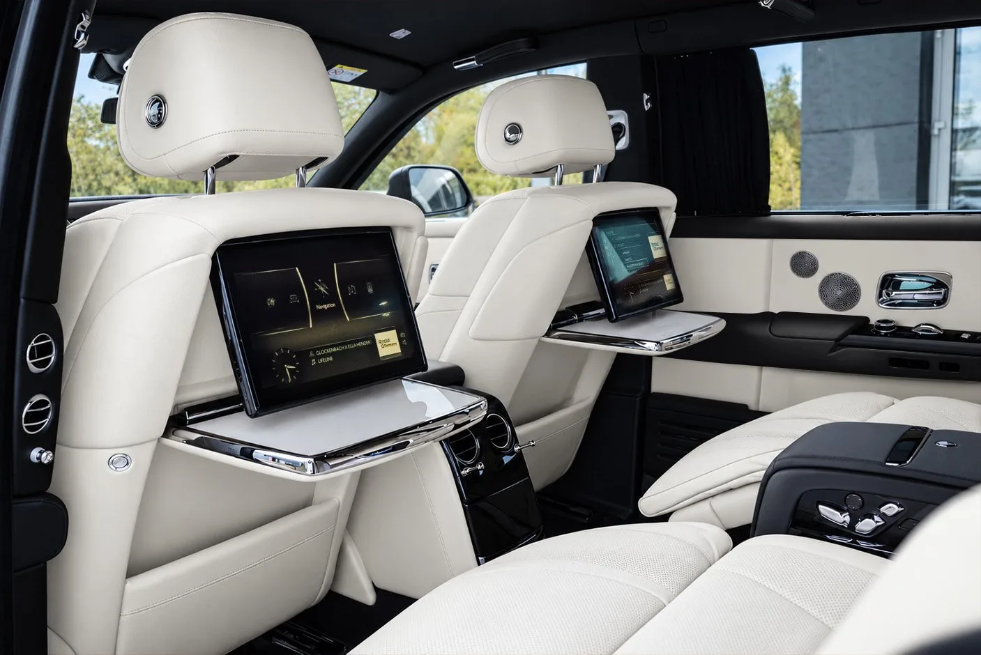 Rolls-Royce Phantom Extended Series II, 8/9