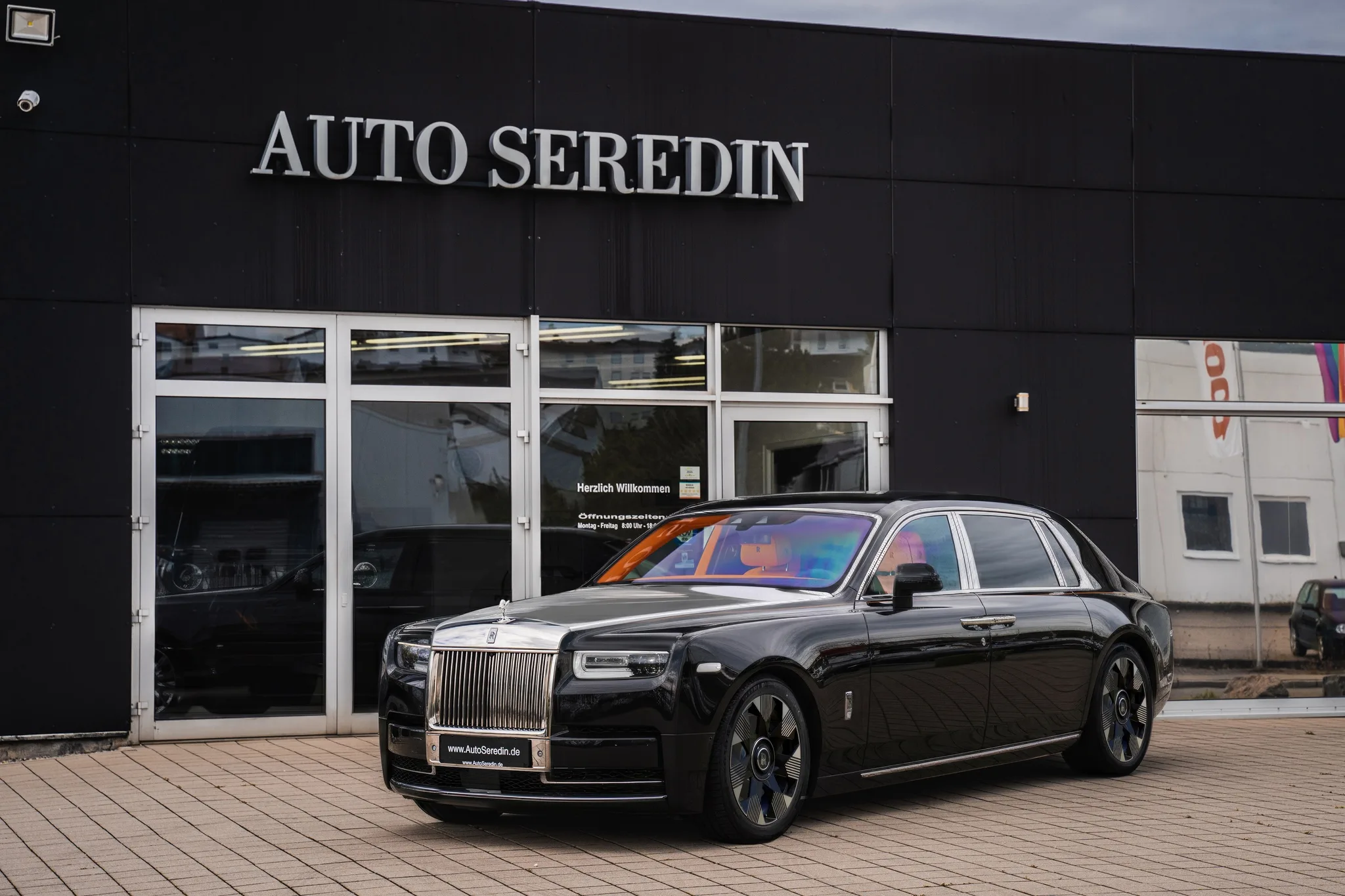 Rolls-Royce Phantom Extended offered by a specialist dealer in Hechingen, Germany, main photo