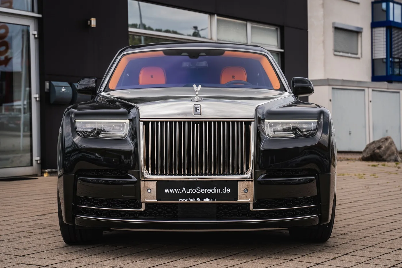 Rolls-Royce Phantom Extended offered by a specialist dealer in Hechingen, Germany, photo 5 of 15