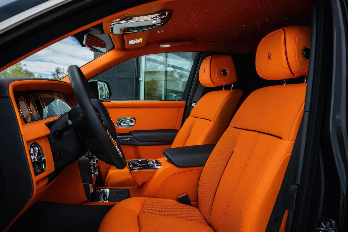 Rolls-Royce Phantom Extended offered by a specialist dealer in Hechingen, Germany, photo 8 of 15