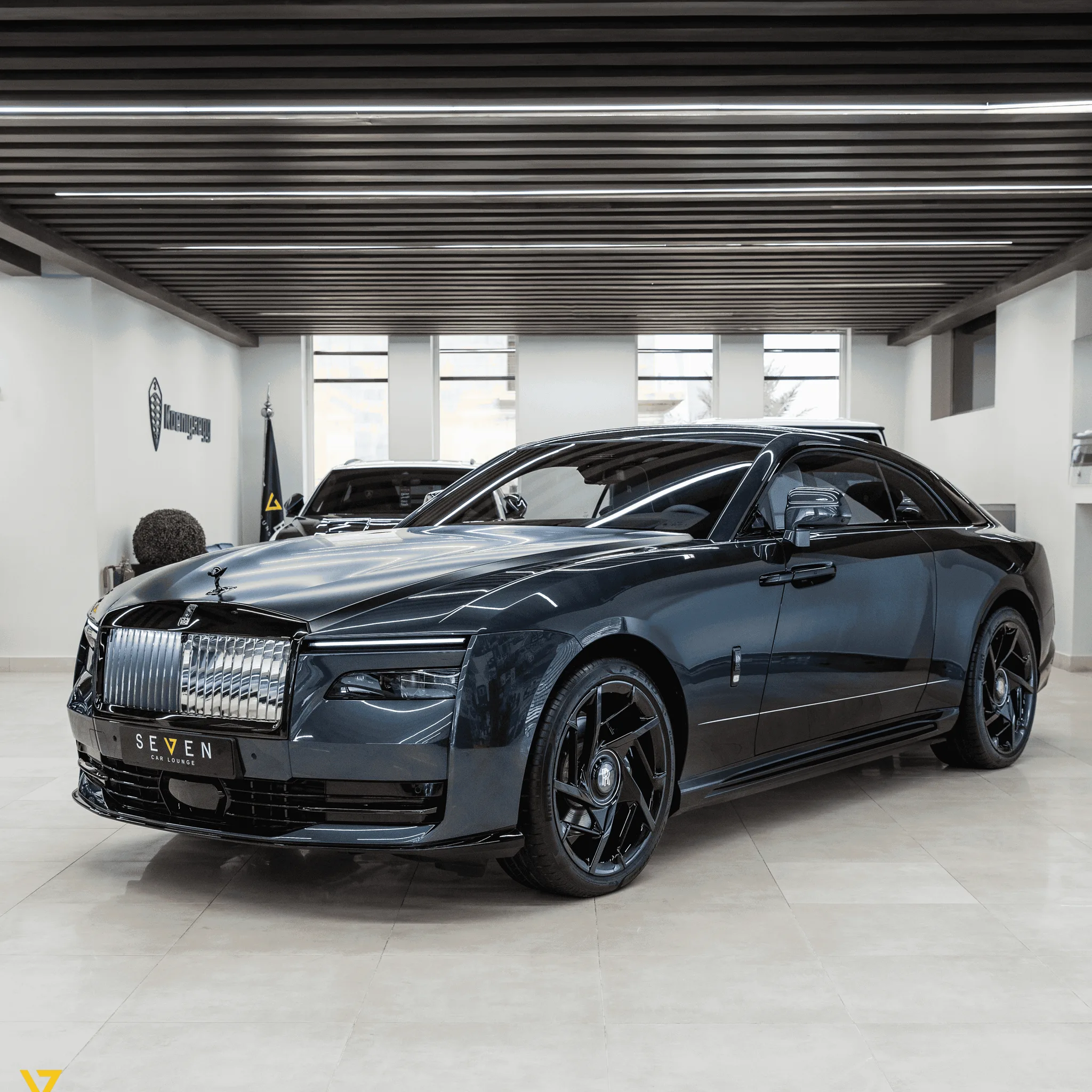 Rolls-Royce Spectre Black Badge angeboten von einem Supersportwagenhändler in Riyadh, Saudi-Arabien, Hauptfoto