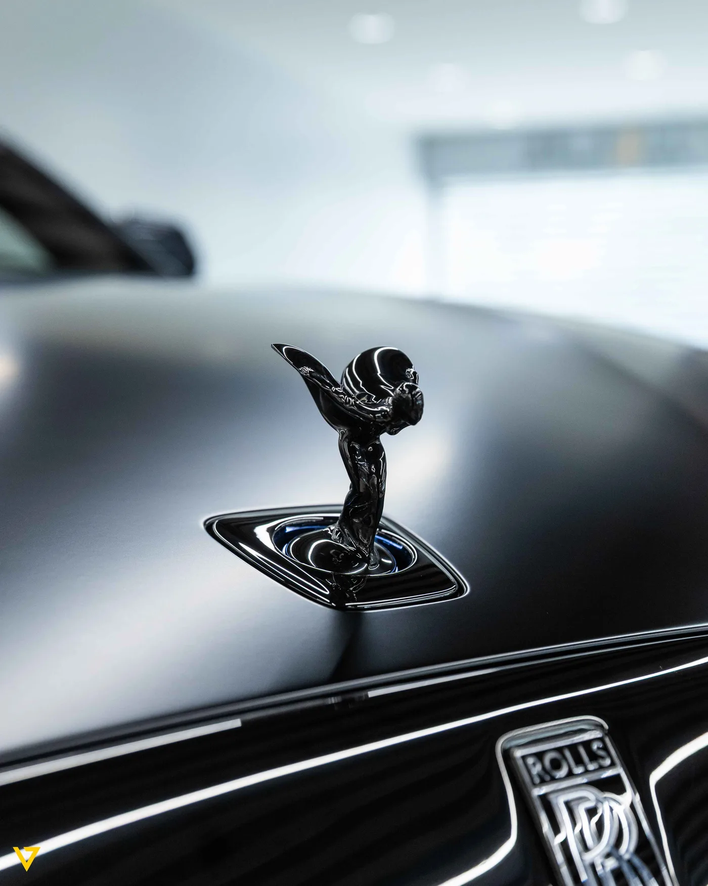 Rolls-Royce Spectre Black Badge offered by a supercar dealer in Riyadh, Saudi Arabia, photo 18 of 19