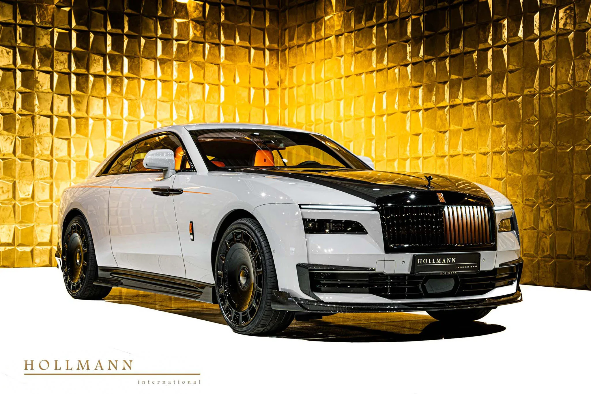 Rolls-Royce Spectre proposée par un concessionnaire spécialisé à Stuhr, Allemagne, photo principale