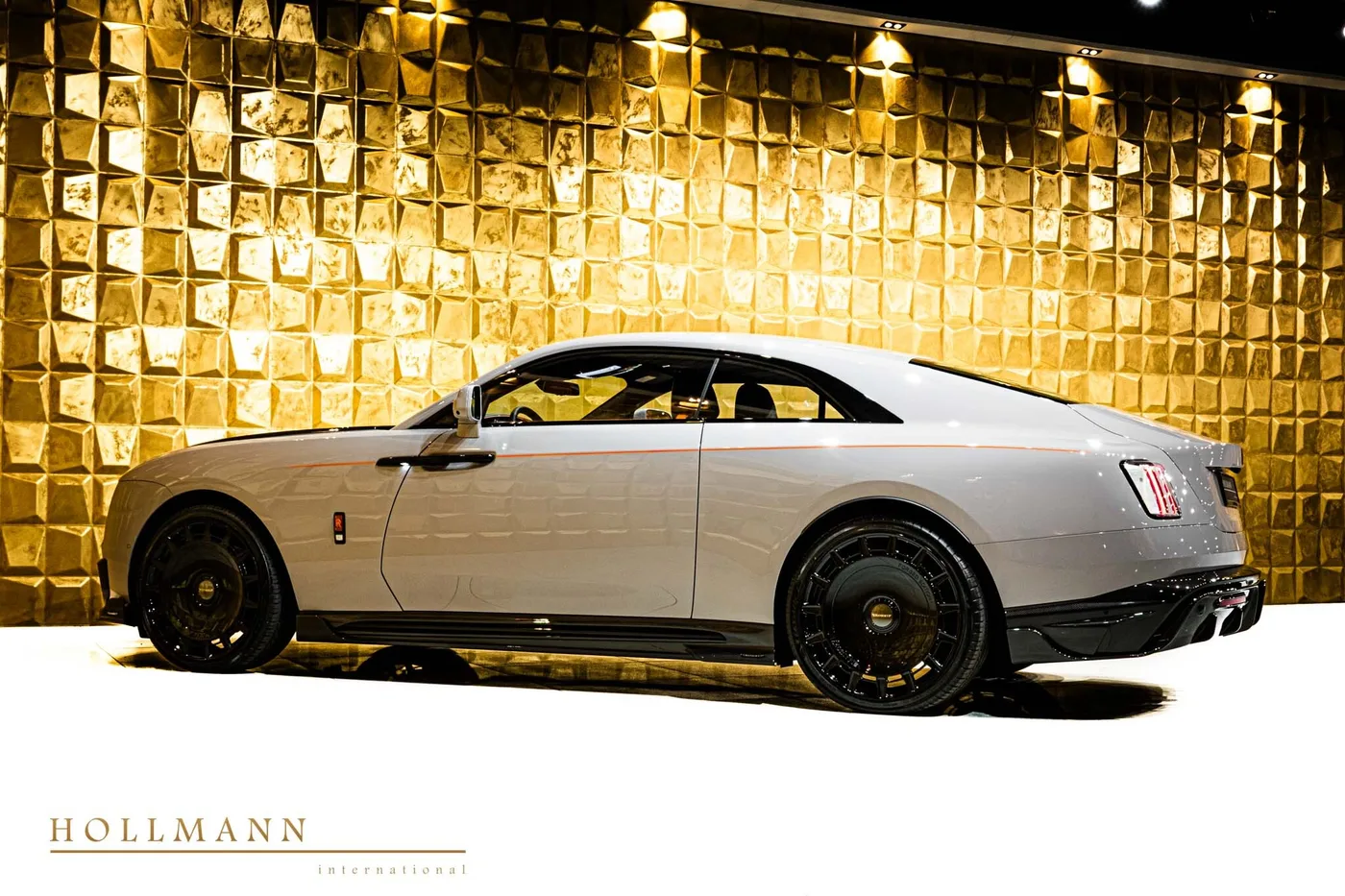 Rolls-Royce Spectre proposée par un concessionnaire spécialisé à Stuhr, Allemagne, photo 6 sur 8
