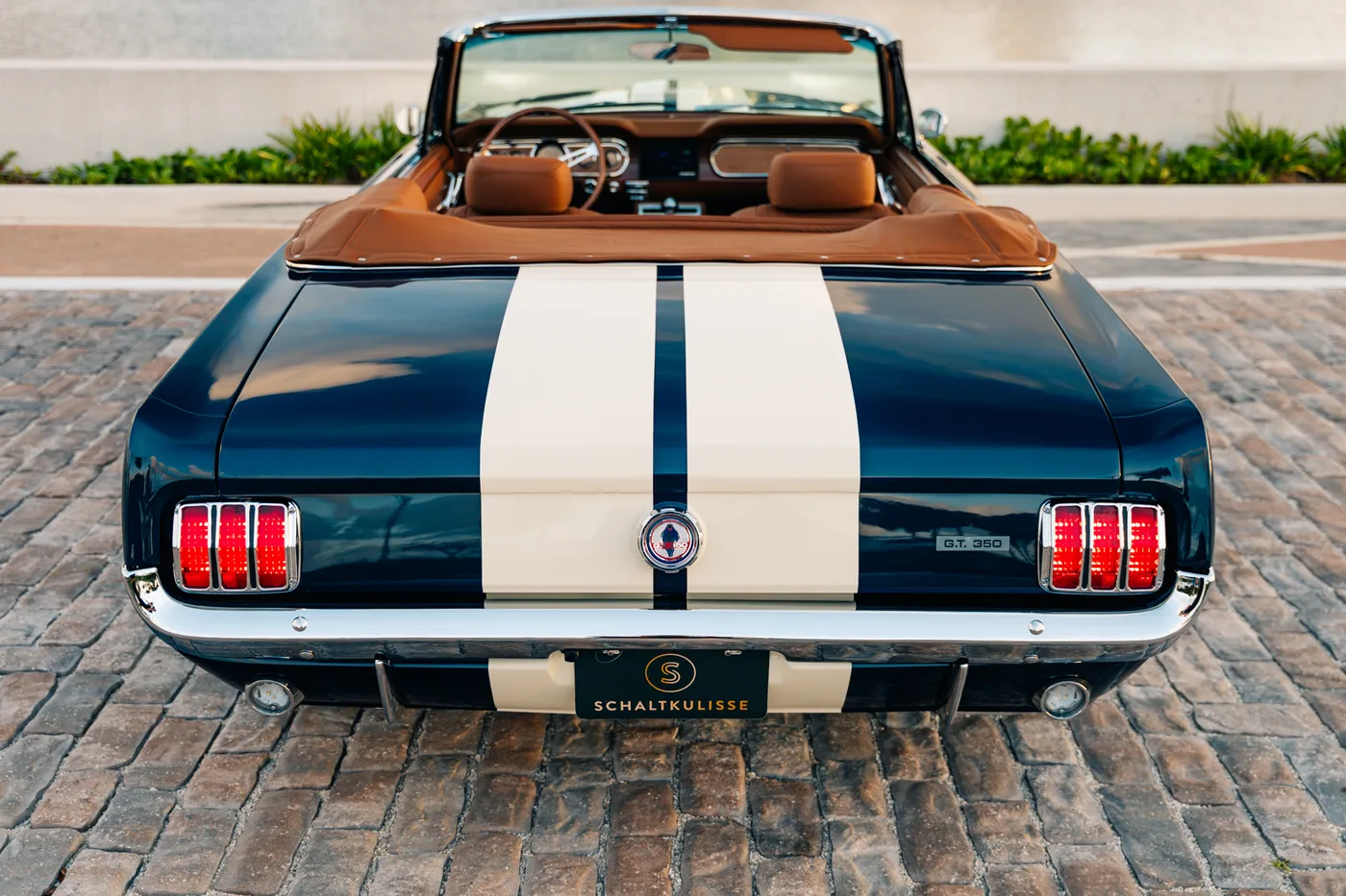 Shelby Mustang GT350 Convertible proposée par un concessionnaire spécialisé à Miami, États-Unis, photo 10 sur 15