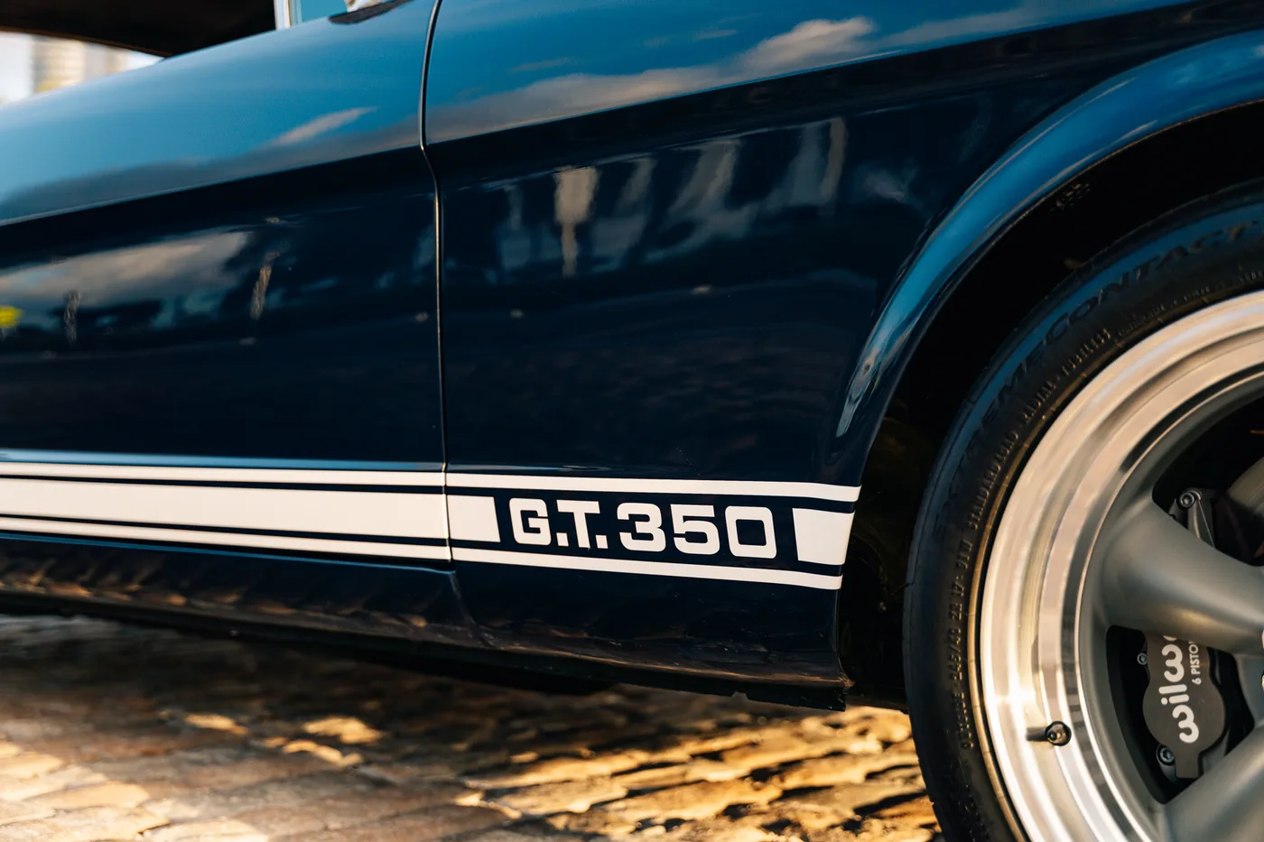 Shelby Mustang GT350 Convertible proposée par un concessionnaire spécialisé à Miami, États-Unis, photo 13 sur 15