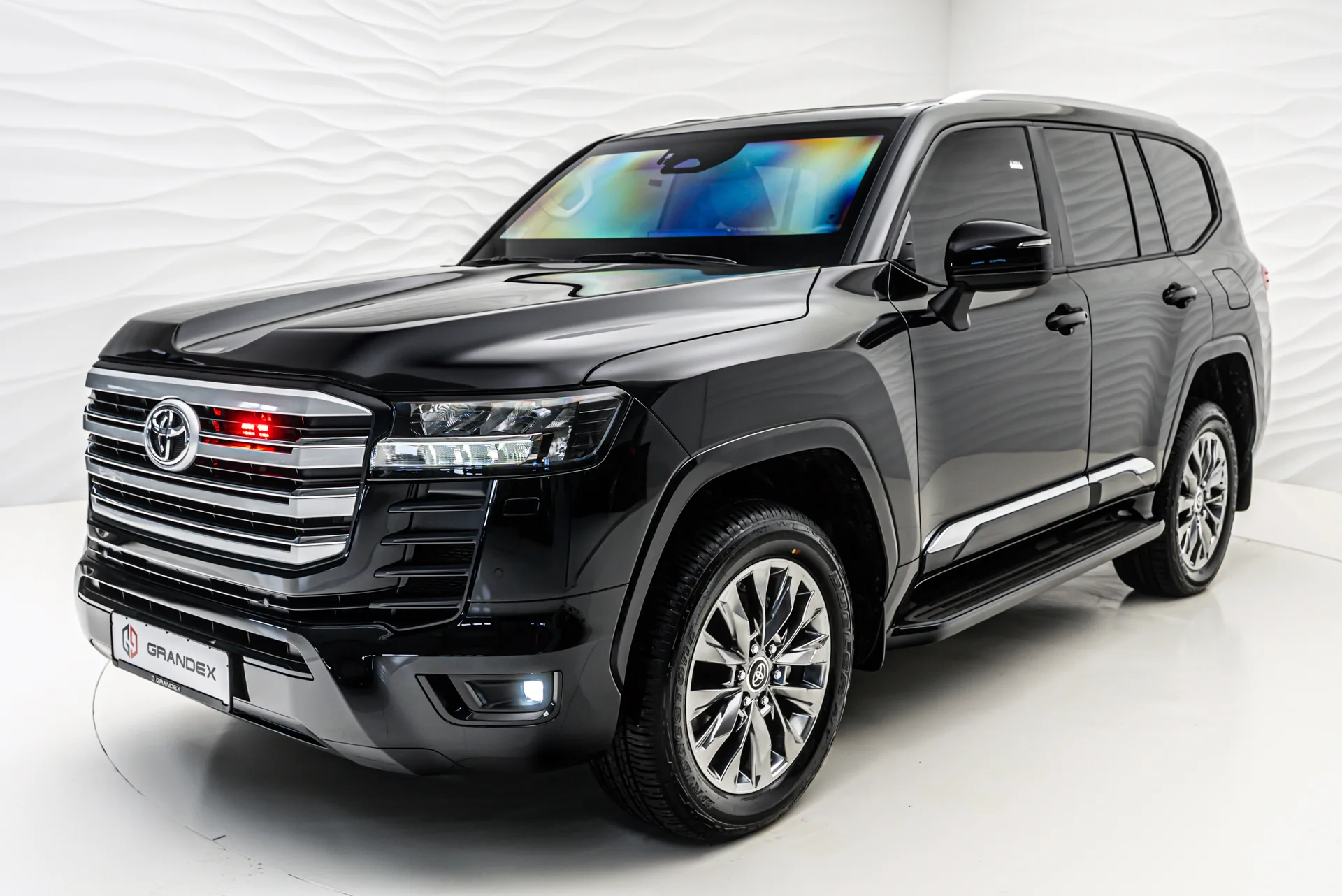 Toyota Land Cruiser 300 offered by a specialist dealer in Sengenthal, Germany, main photo