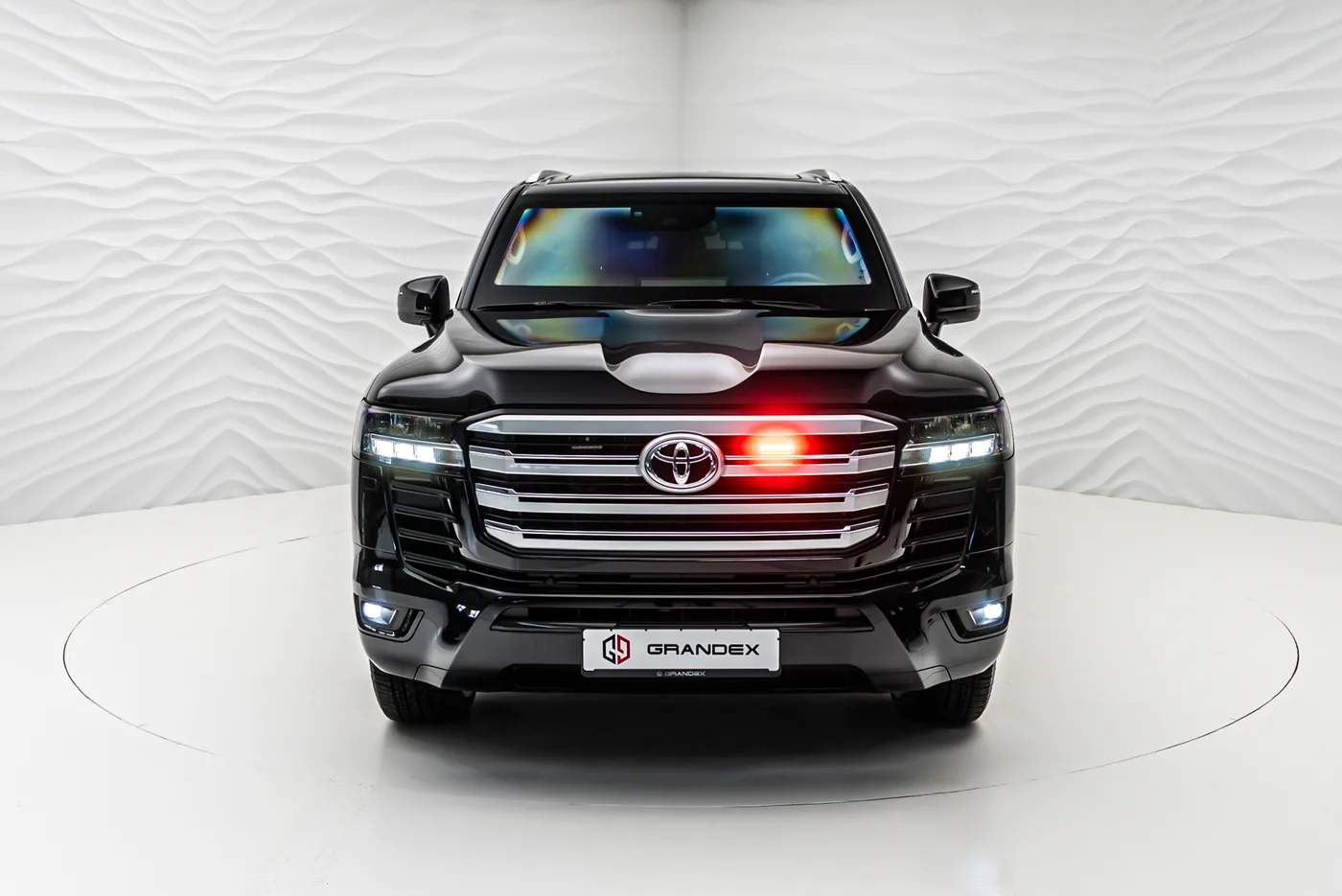 Toyota Land Cruiser 300 armoured B6 proposée par un concessionnaire spécialisé à Sengenthal, Allemagne, photo 9 sur 10