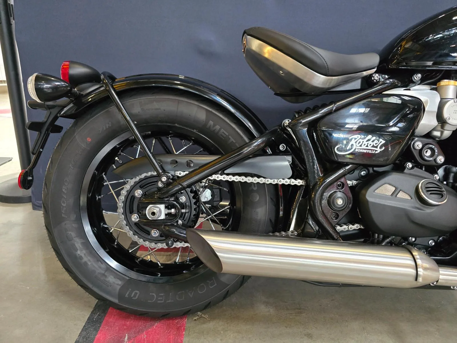 Triumph Bonneville Bobber, 4/12