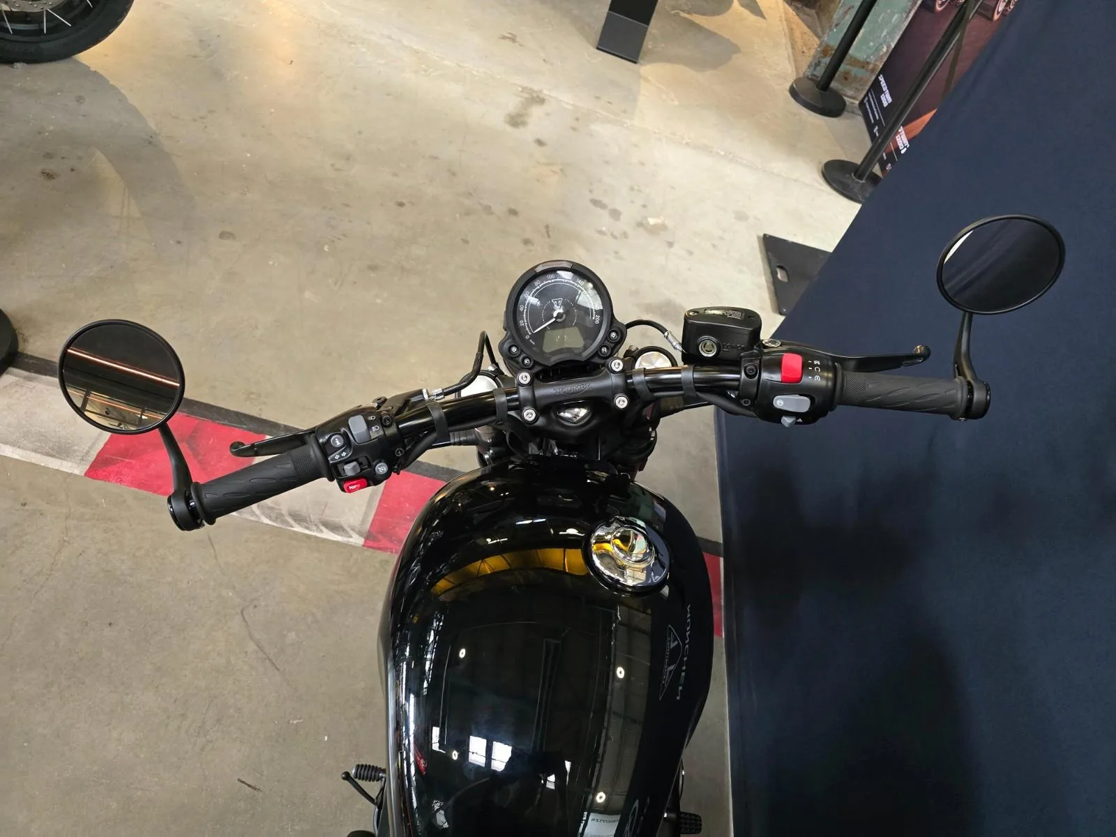 Triumph Bonneville Bobber, 12/12