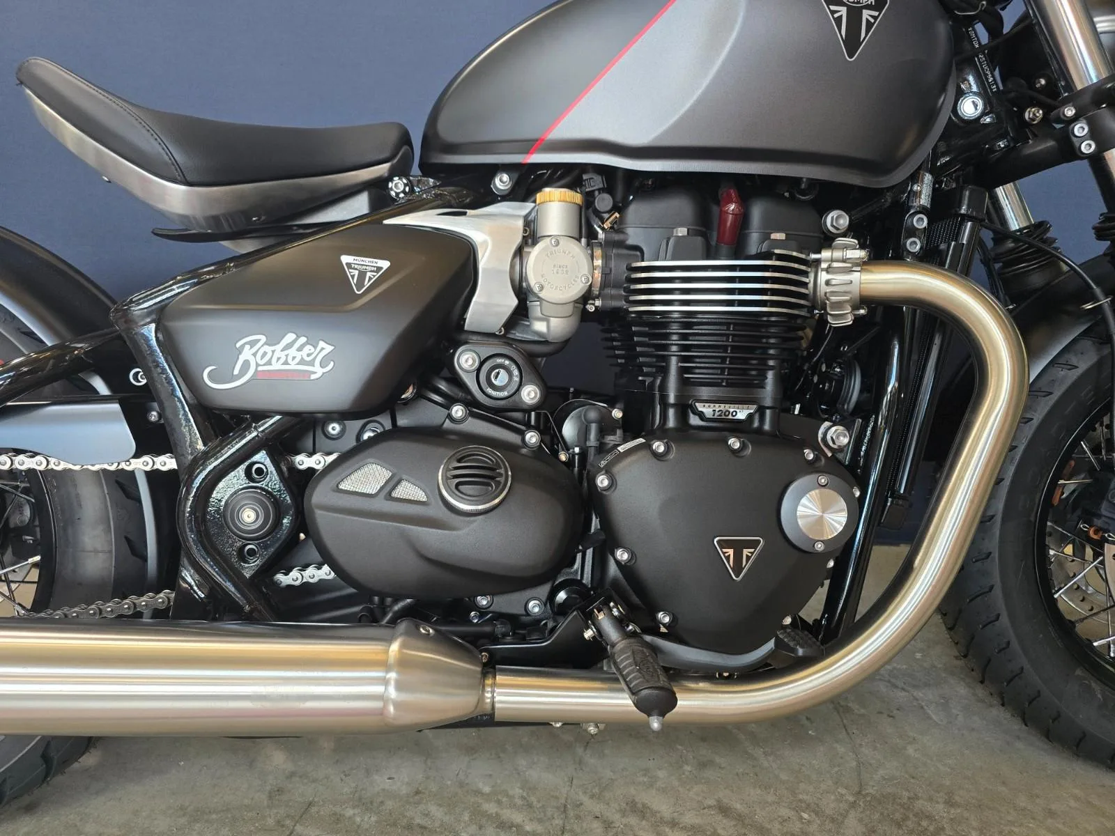 Triumph Bonneville Bobber, 5/9