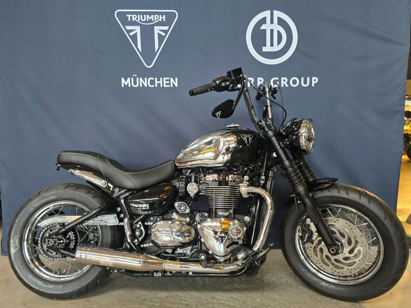 Triumph Bonneville Speedmaster proposée par un concessionnaire agréé à Munich, Allemagne, photo principale