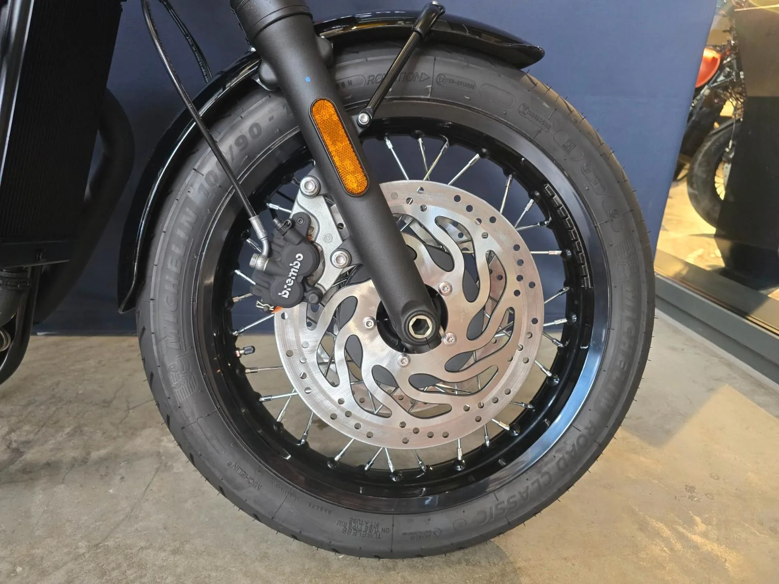 Triumph Bonneville T120 Black, 4/8