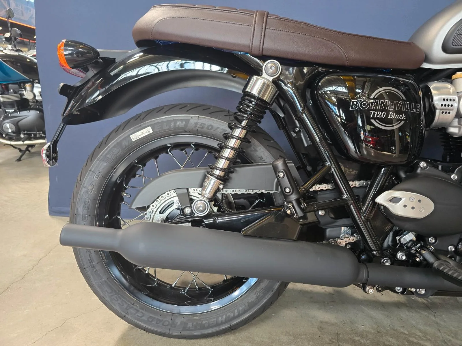 Triumph Bonneville T120 Black, 5/8